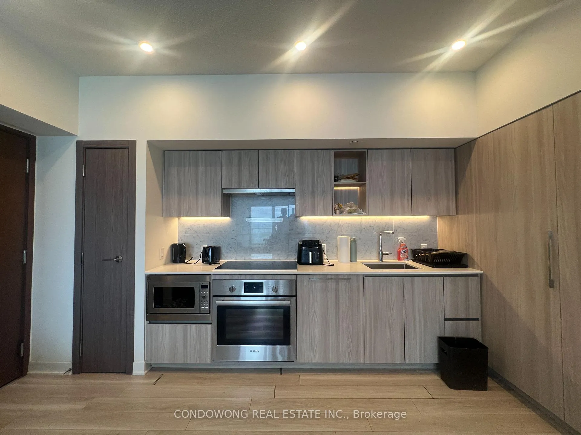 Photo 2 of Unit 3315, 17 Bathurst Street, Toronto, Waterfront Communities — HOMEH