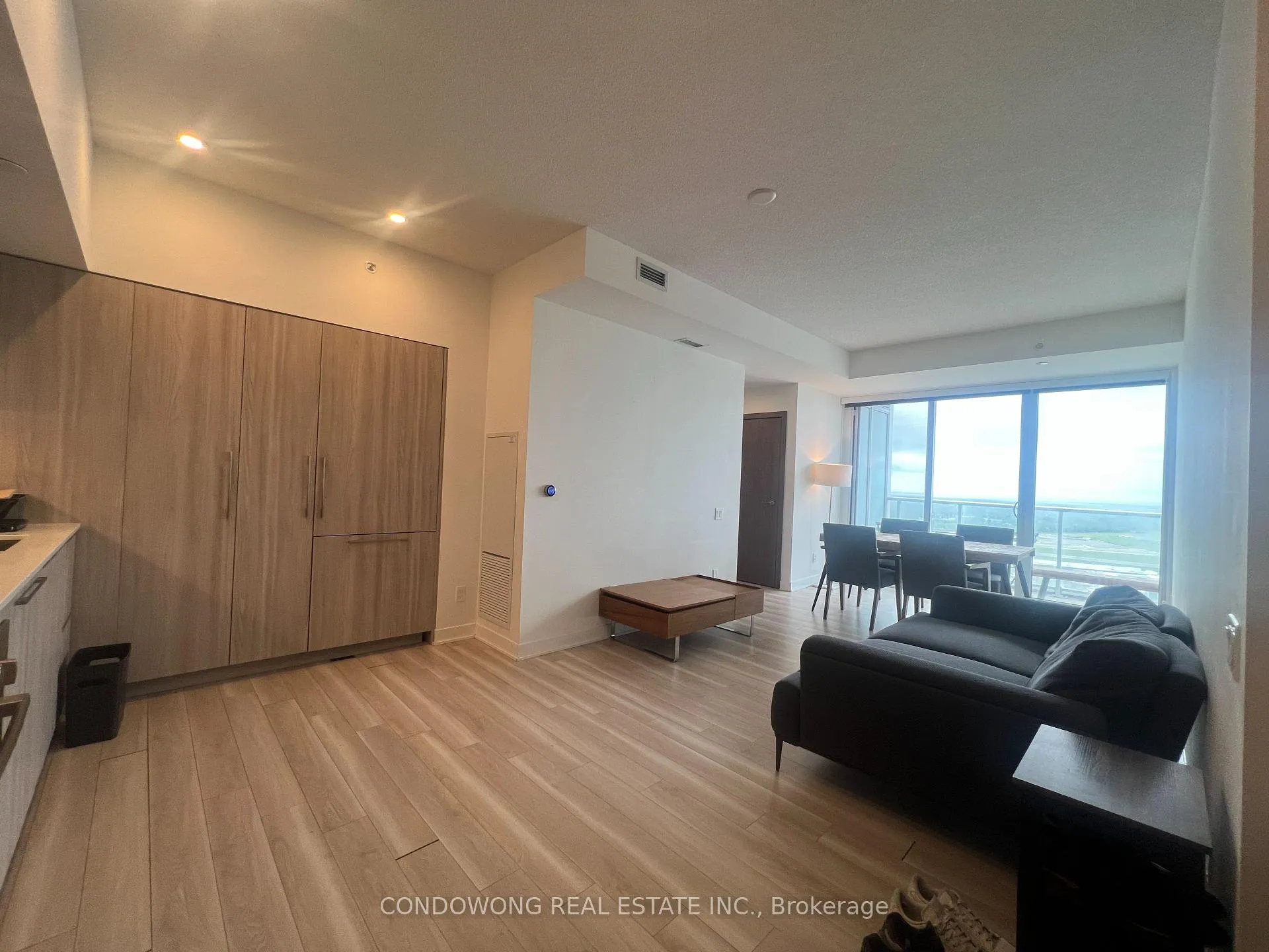 Photo 3 of Unit 3315, 17 Bathurst Street, Toronto, Waterfront Communities — HOMEH