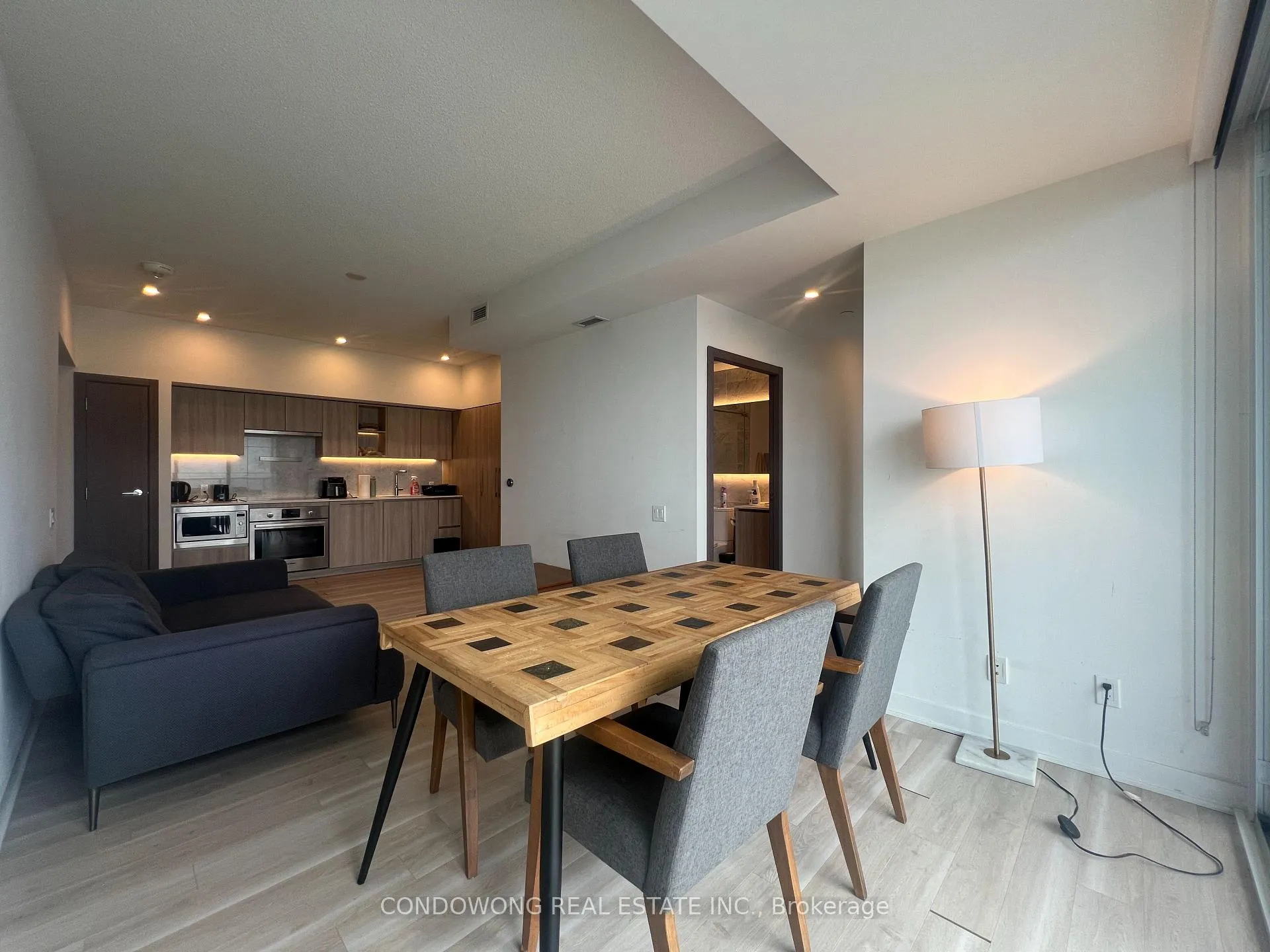 Photo 4 of Unit 3315, 17 Bathurst Street, Toronto, Waterfront Communities — HOMEH