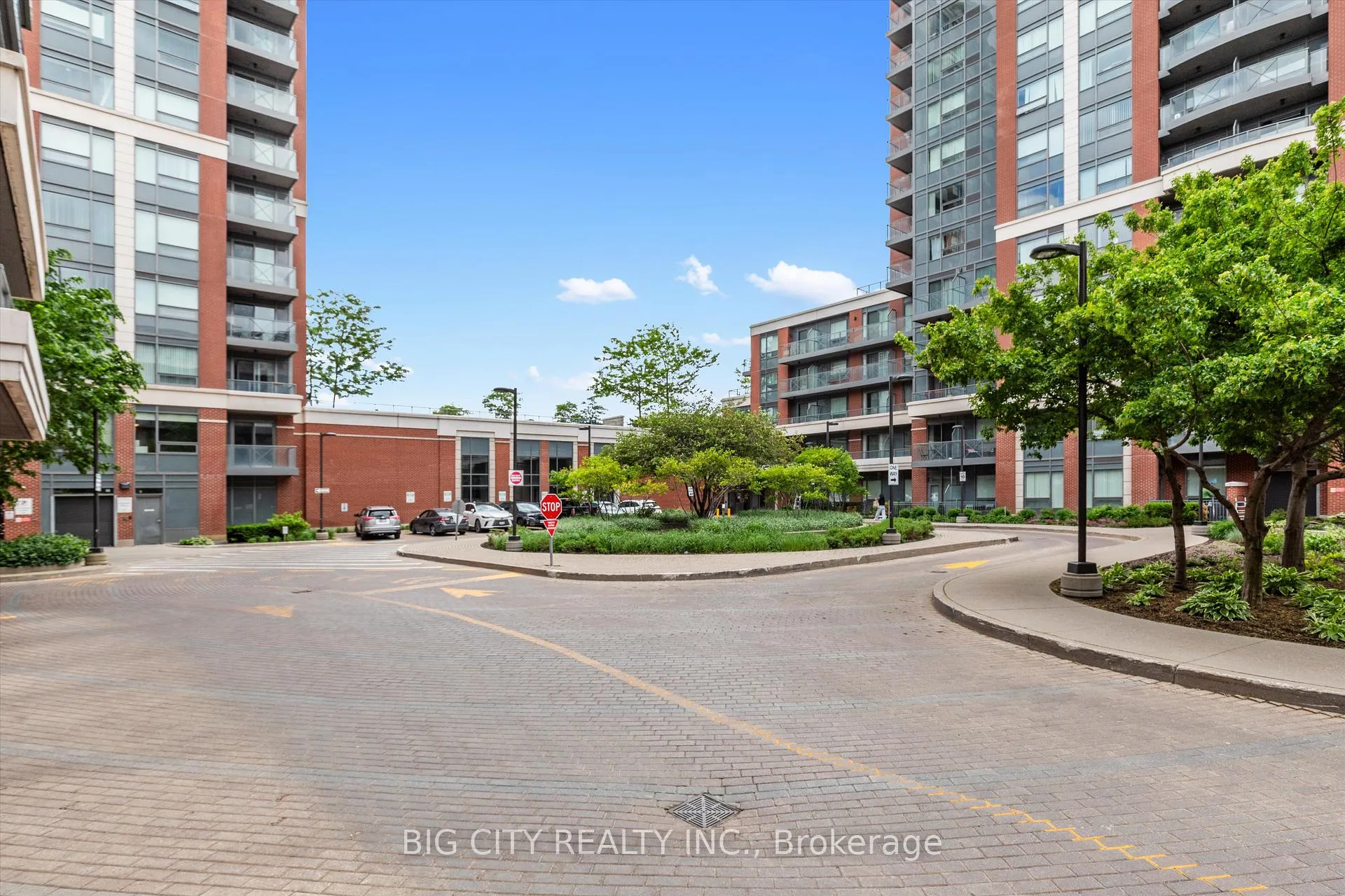 Photo 2 of Unit 312, 8200 Birchmount Road, Markham, Unionville — HOMEH