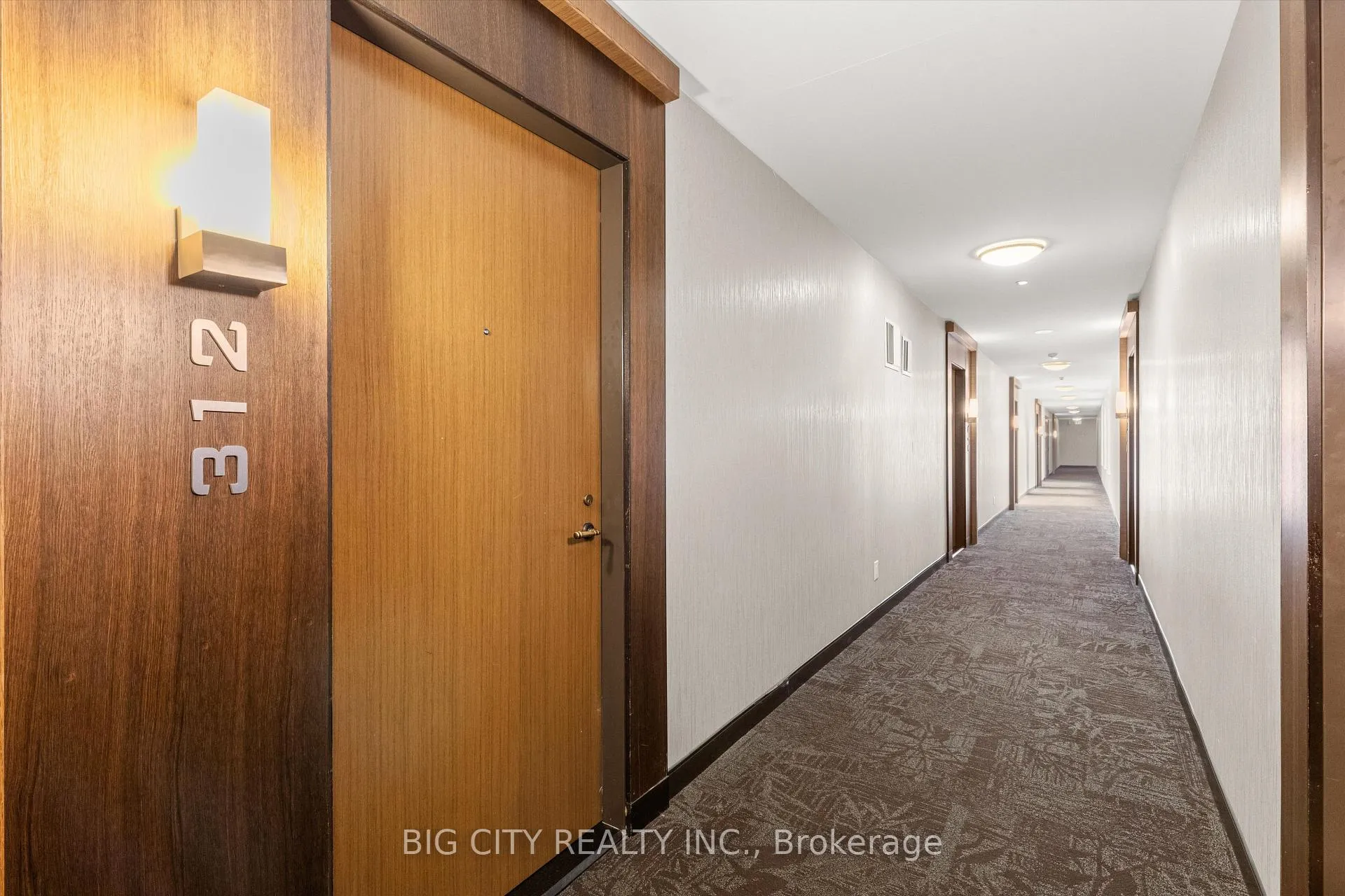 Photo 4 of Unit 312, 8200 Birchmount Road, Markham, Unionville — HOMEH