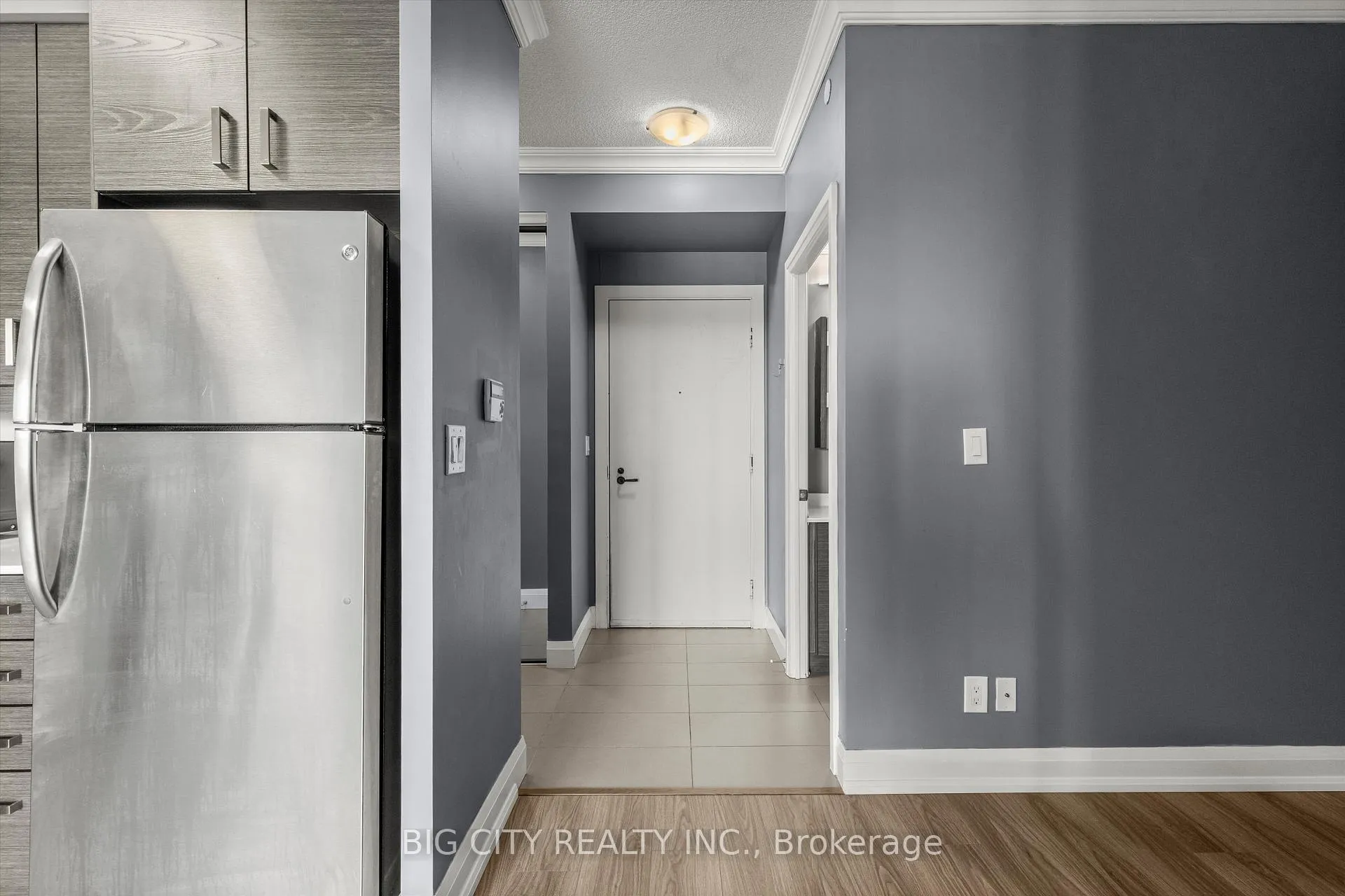 Photo 5 of Unit 312, 8200 Birchmount Road, Markham, Unionville — HOMEH