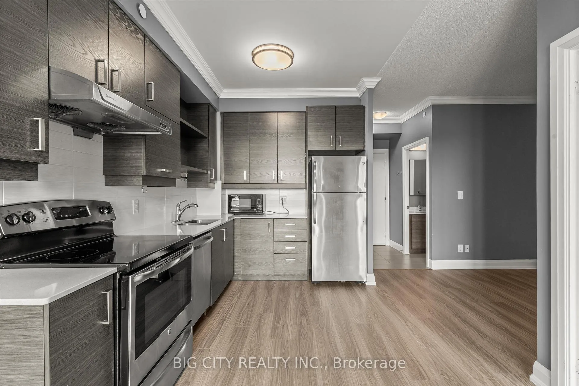 Photo 8 of Unit 312, 8200 Birchmount Road, Markham, Unionville — HOMEH