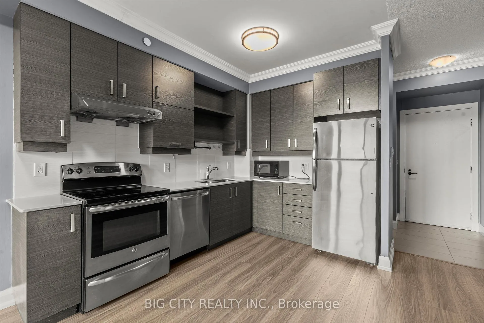 Photo 9 of Unit 312, 8200 Birchmount Road, Markham, Unionville — HOMEH