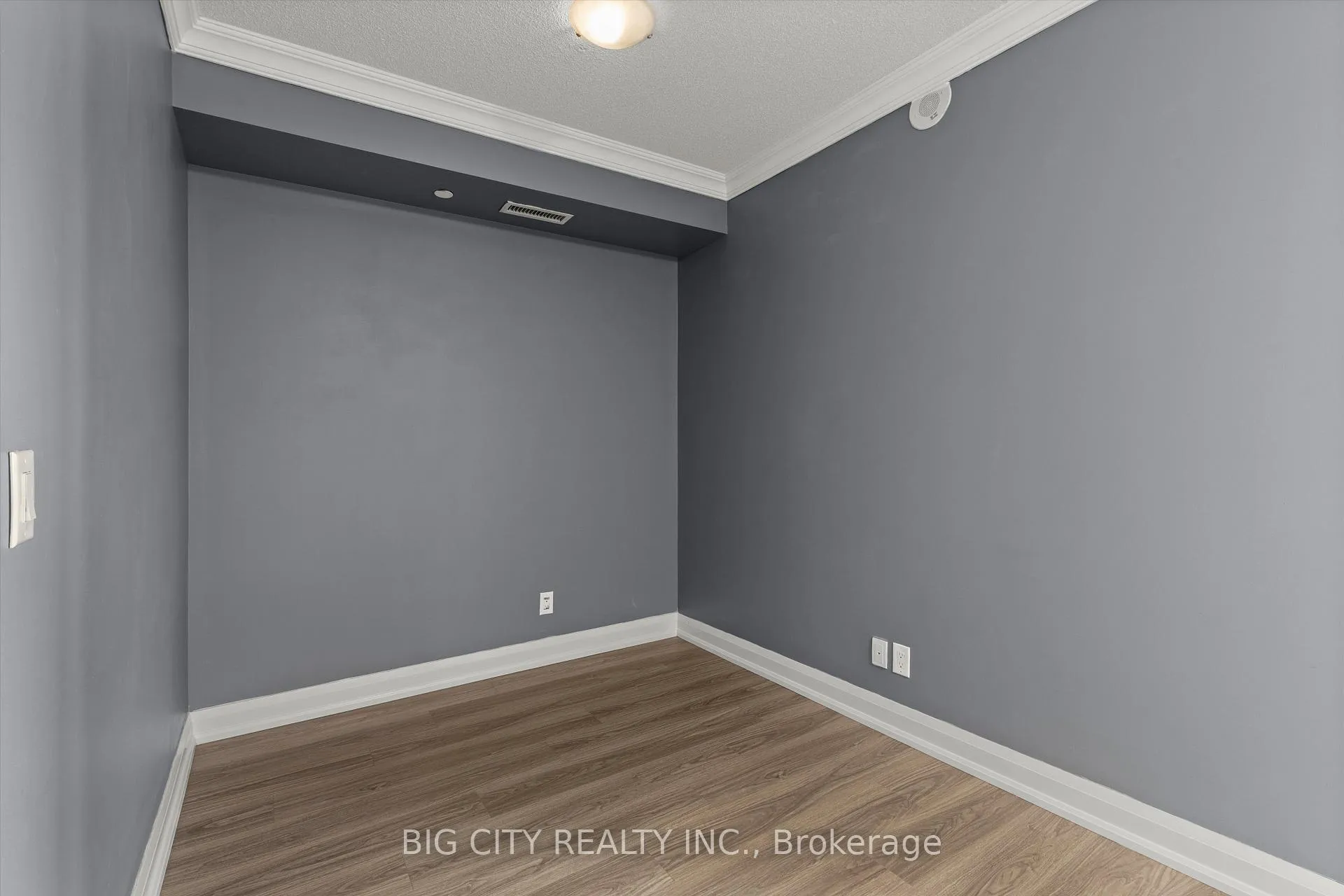 Photo 18 of Unit 312, 8200 Birchmount Road, Markham, Unionville — HOMEH