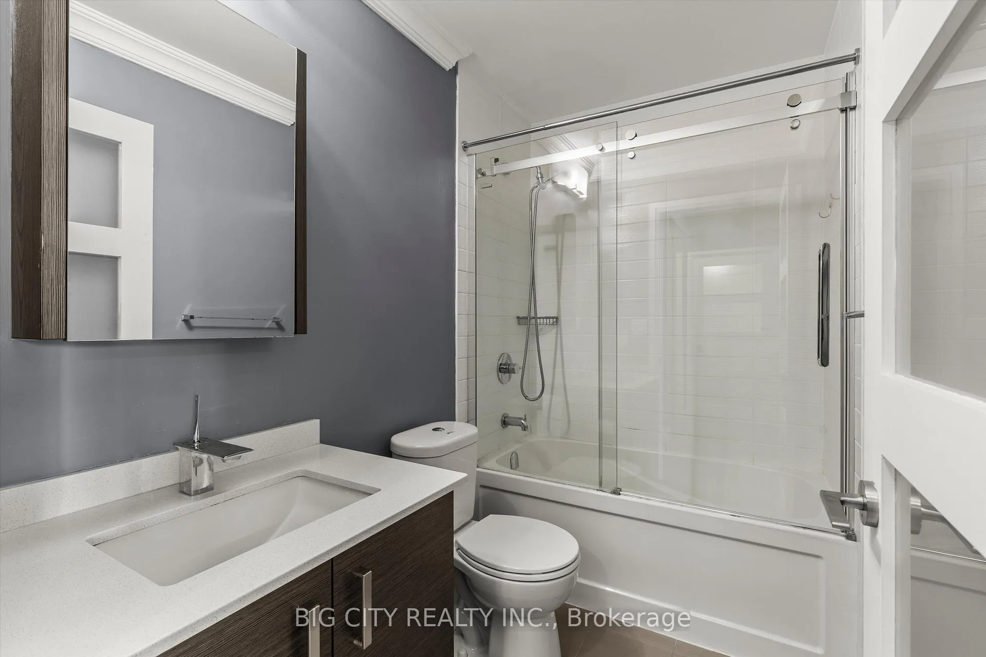 Photo 19 of Unit 312, 8200 Birchmount Road, Markham, Unionville — HOMEH