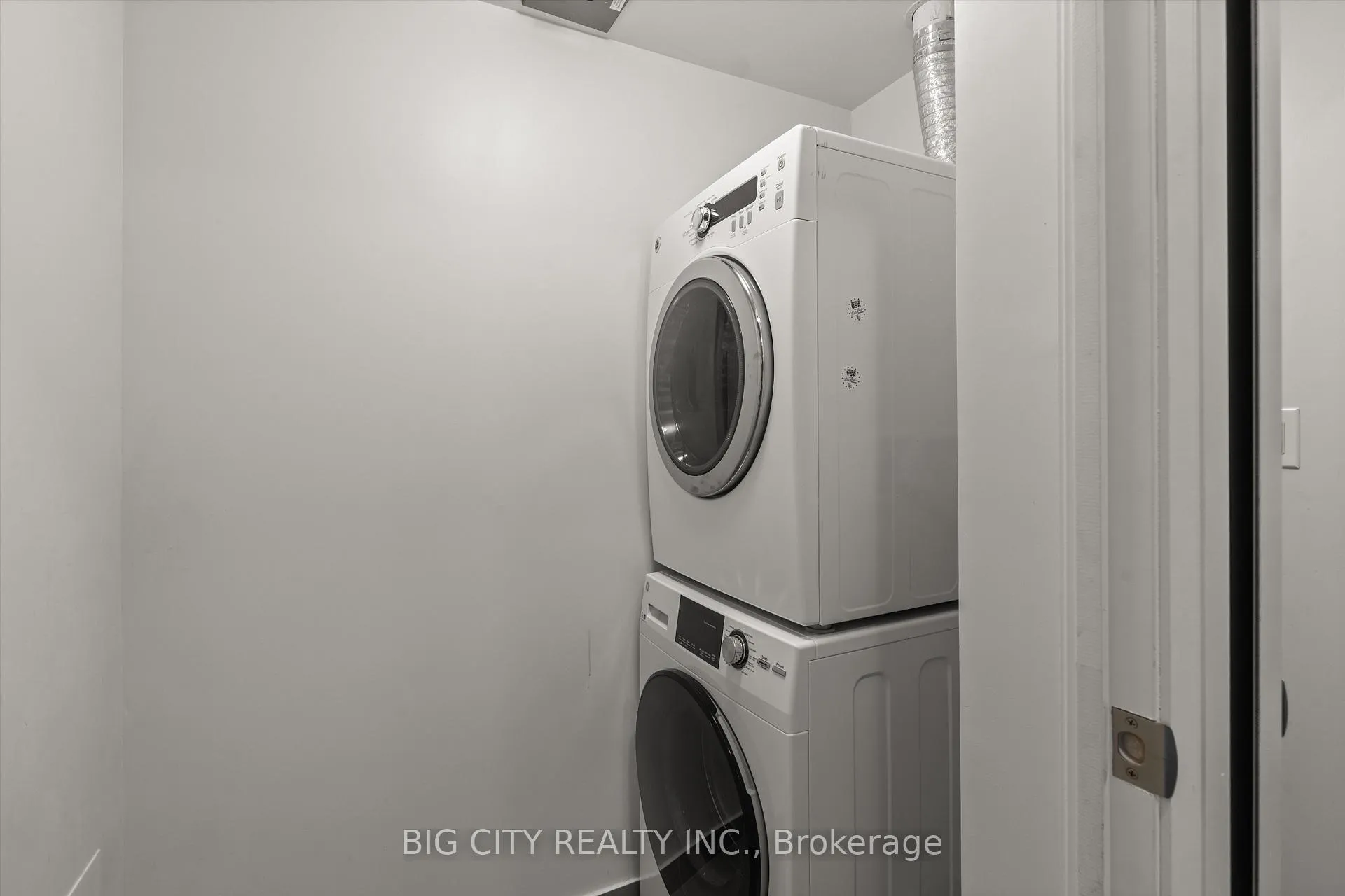 Photo 22 of Unit 312, 8200 Birchmount Road, Markham, Unionville — HOMEH