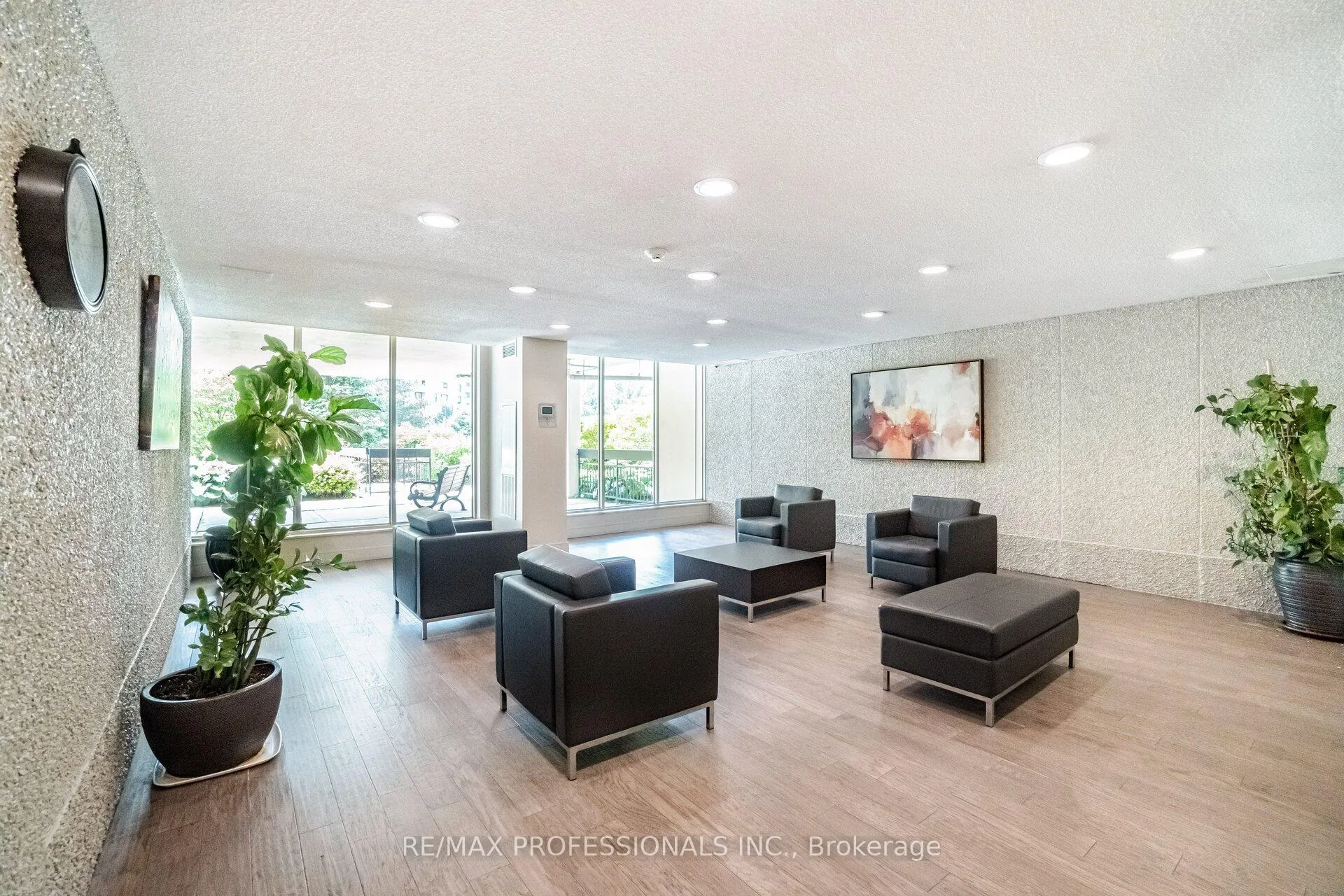Photo 5 of Unit 705, 299 Mill Road, Etobicoke, Markland Wood — HOMEH