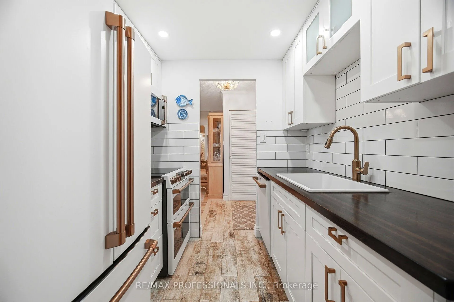 Photo 18 of Unit 705, 299 Mill Road, Etobicoke, Markland Wood — HOMEH