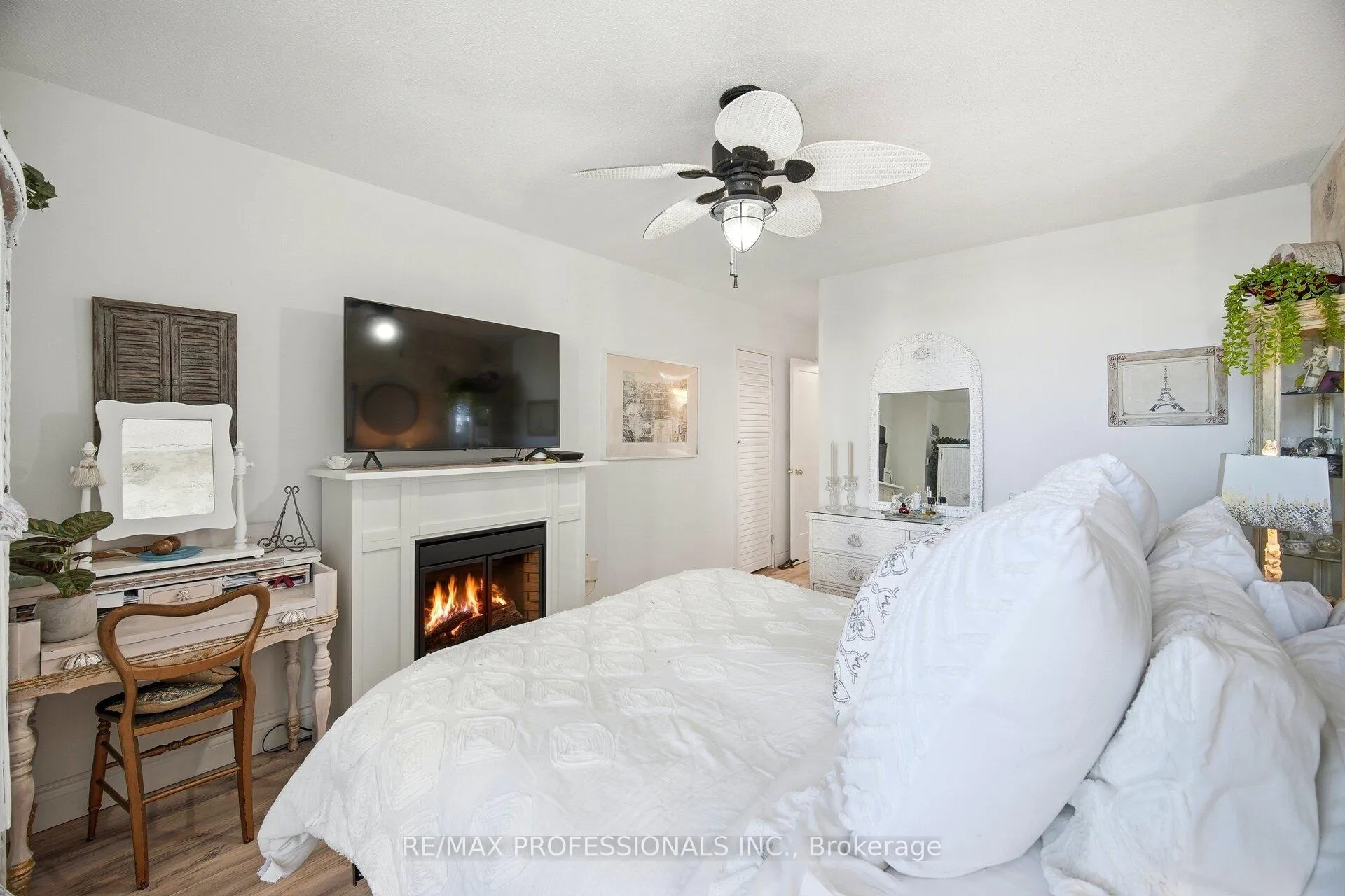 Photo 28 of Unit 705, 299 Mill Road, Etobicoke, Markland Wood — HOMEH