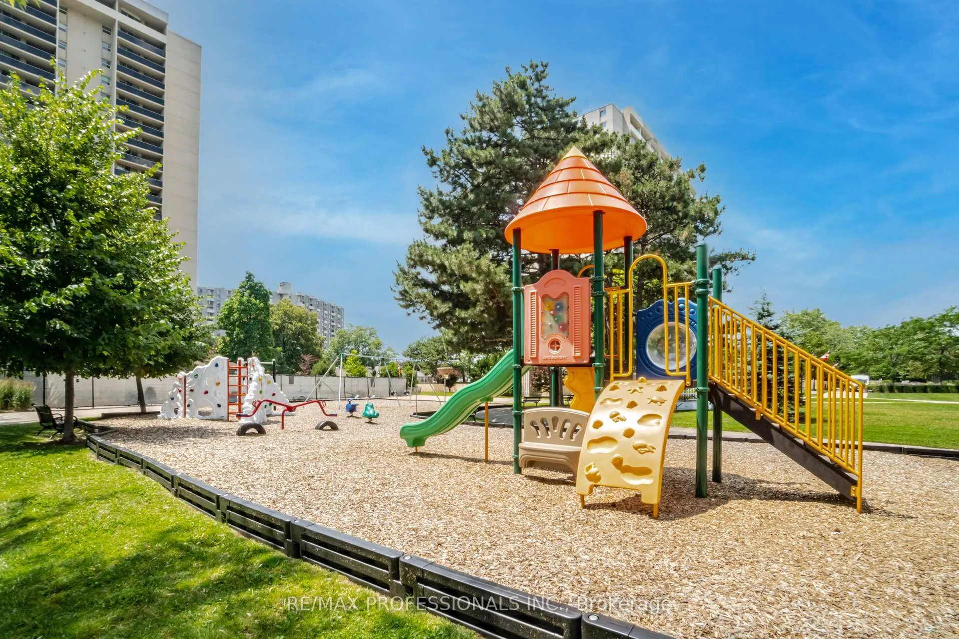 Photo 48 of Unit 705, 299 Mill Road, Etobicoke, Markland Wood — HOMEH