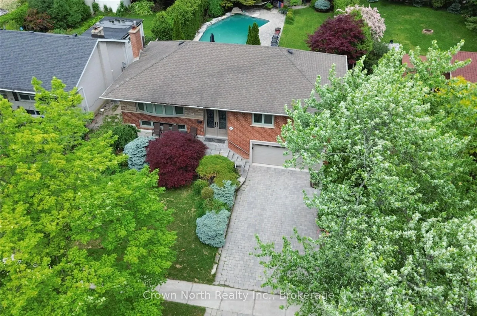 Photo 4 of 85 Portico Drive, Scarborough, Woburn — HOMEH