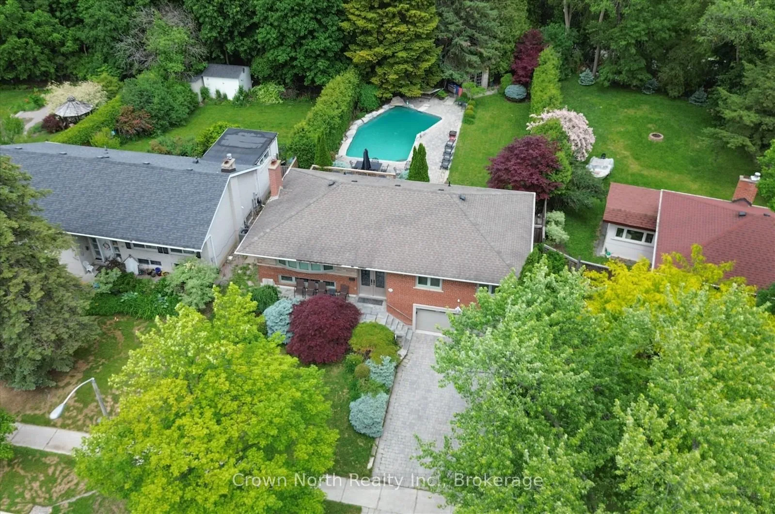 Photo 5 of 85 Portico Drive, Scarborough, Woburn — HOMEH