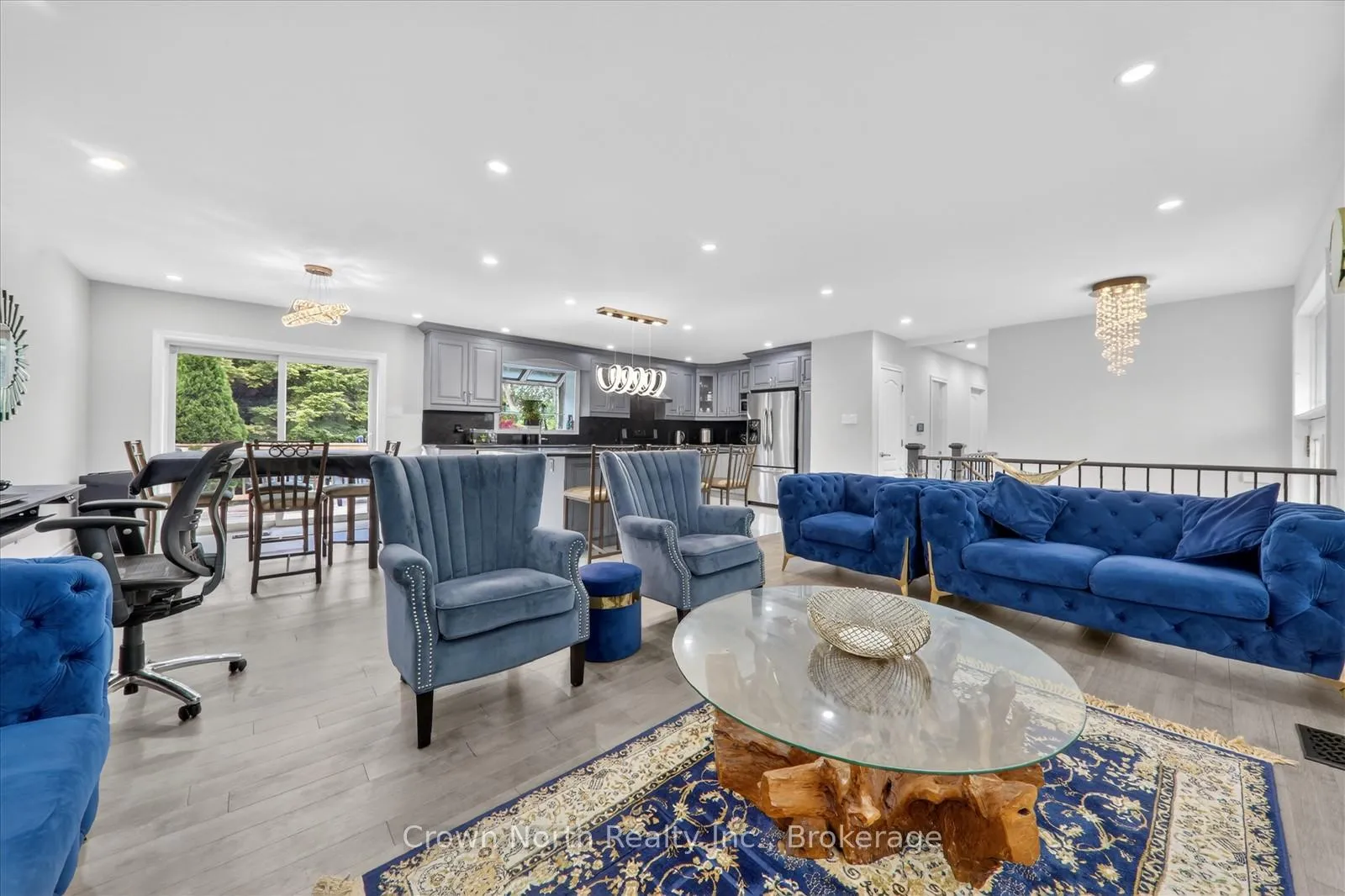 Photo 9 of 85 Portico Drive, Scarborough, Woburn — HOMEH