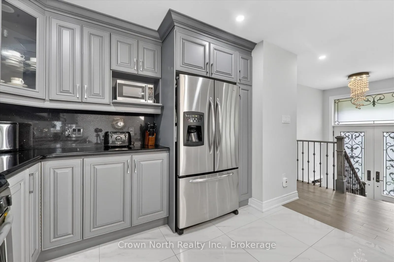 Photo 13 of 85 Portico Drive, Scarborough, Woburn — HOMEH