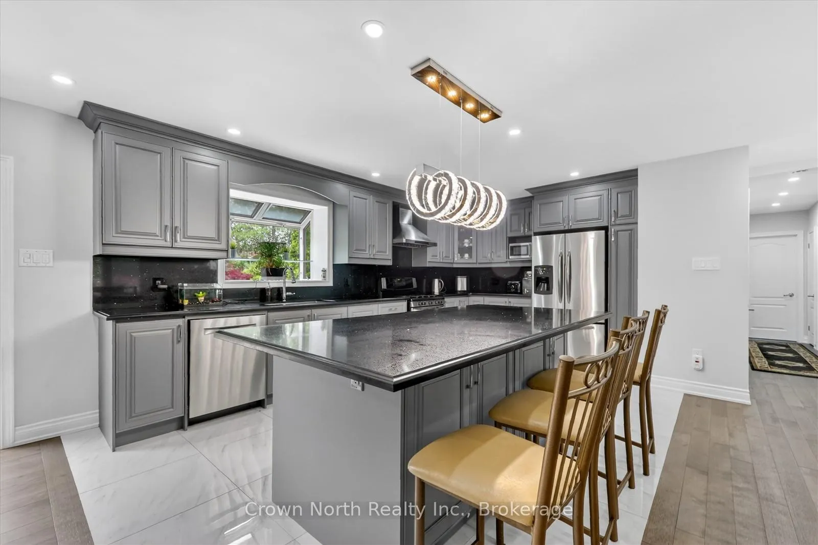 Photo 14 of 85 Portico Drive, Scarborough, Woburn — HOMEH