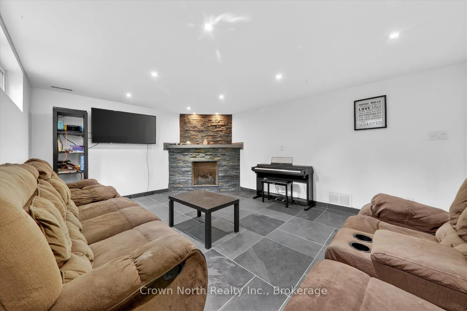 Photo 25 of 85 Portico Drive, Scarborough, Woburn — HOMEH