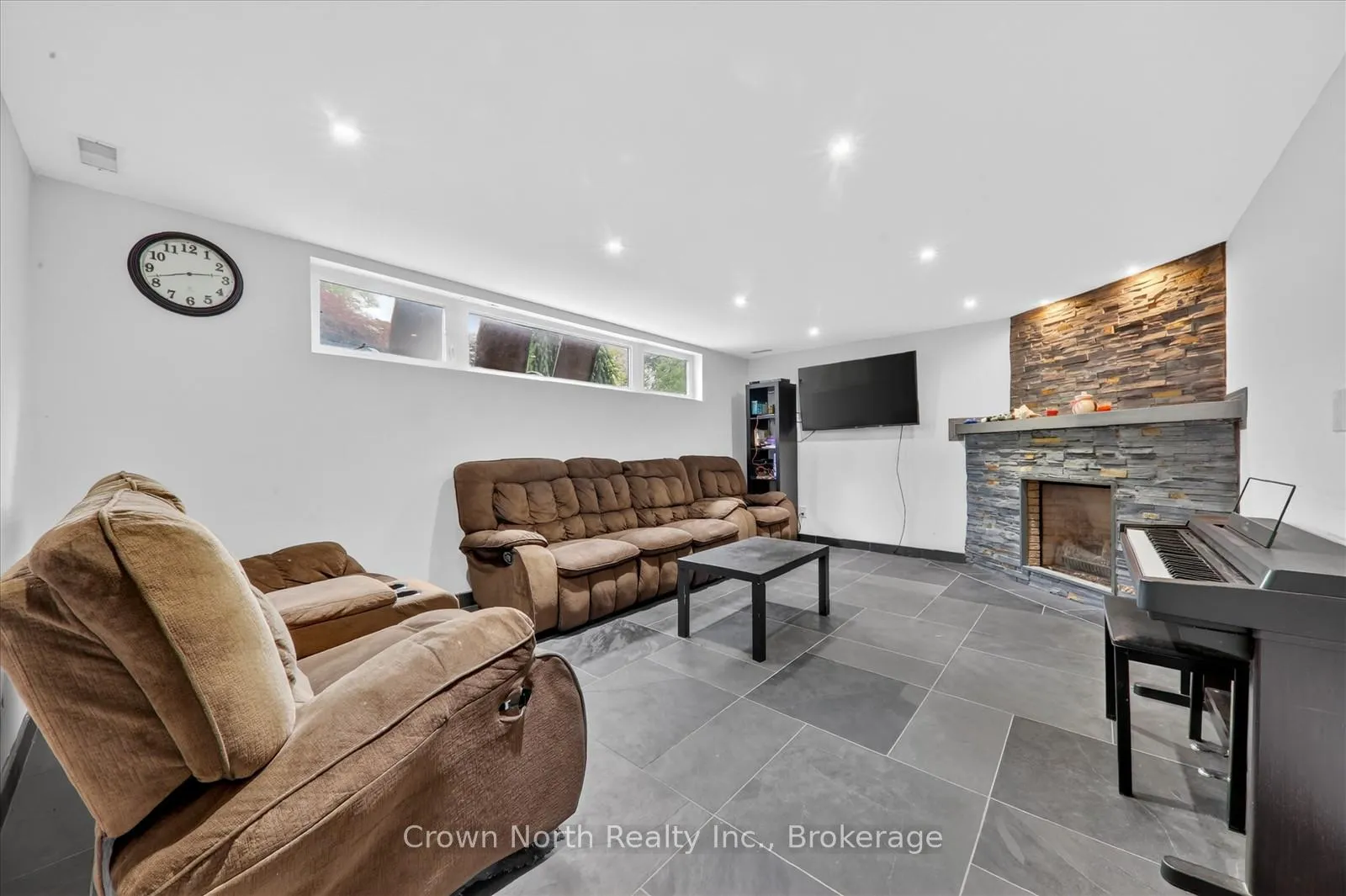 Photo 26 of 85 Portico Drive, Scarborough, Woburn — HOMEH