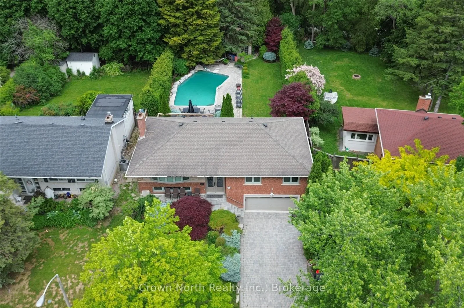 Photo 33 of 85 Portico Drive, Scarborough, Woburn — HOMEH