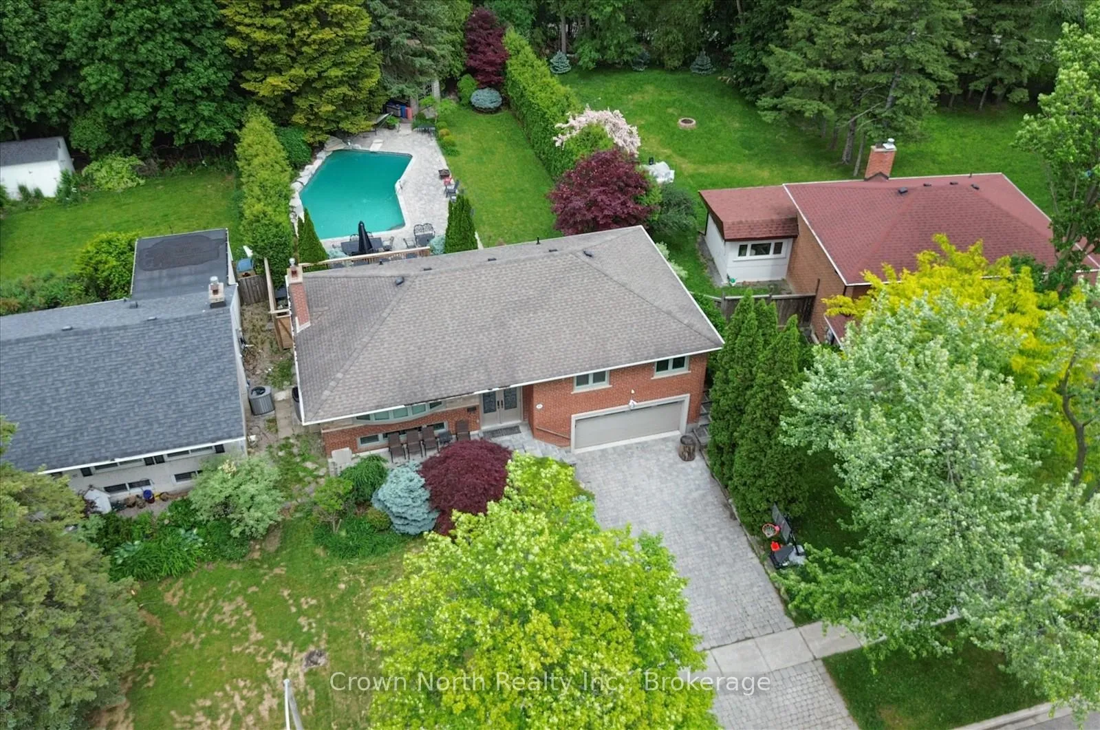 Photo 34 of 85 Portico Drive, Scarborough, Woburn — HOMEH