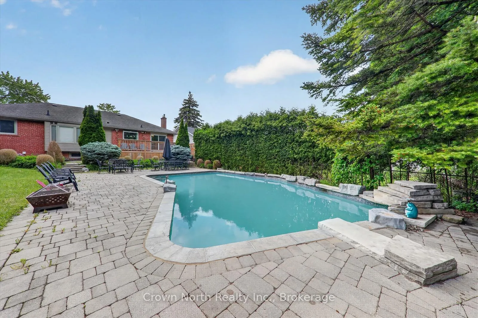 Photo 37 of 85 Portico Drive, Scarborough, Woburn — HOMEH