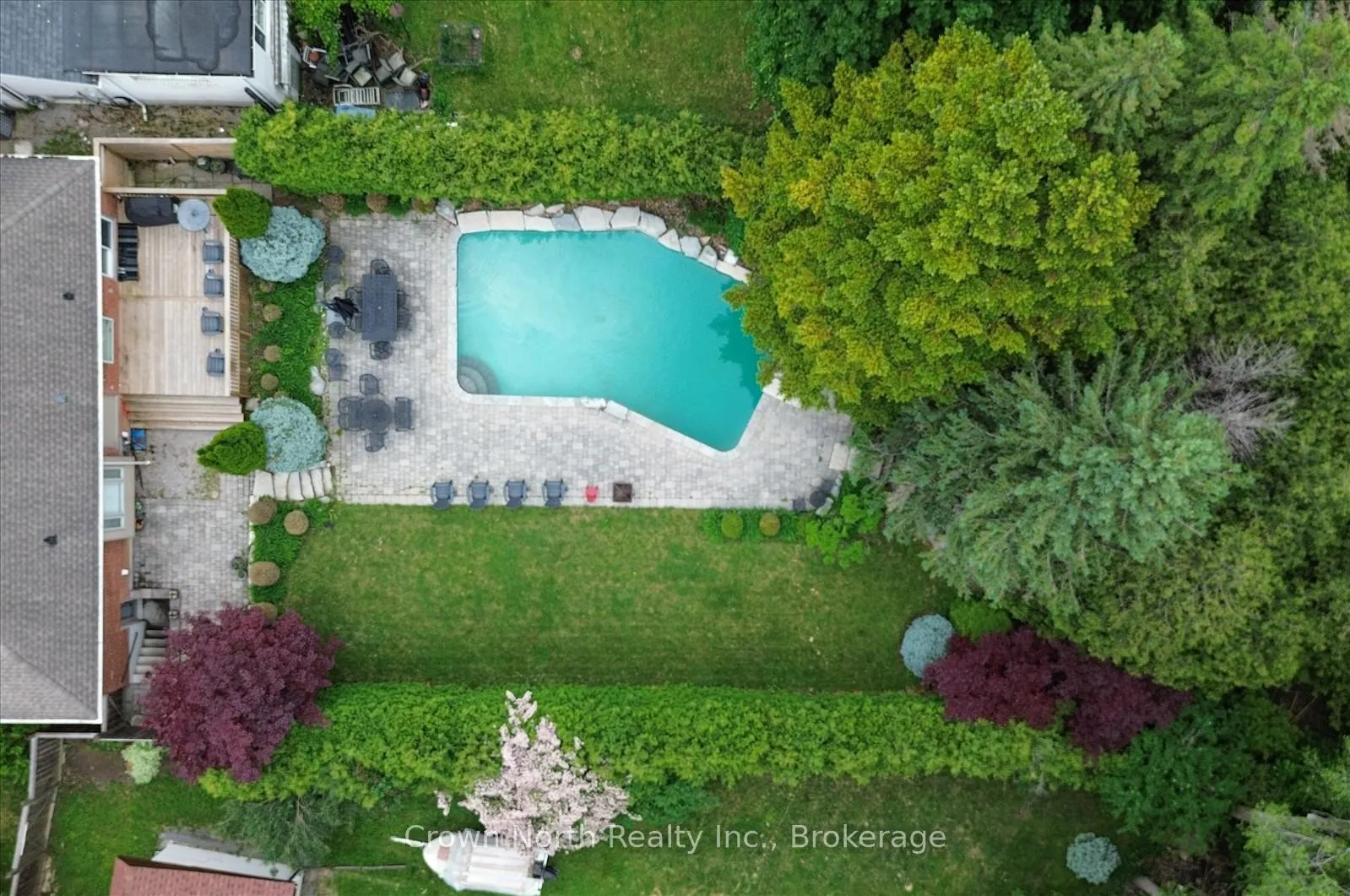 Photo 40 of 85 Portico Drive, Scarborough, Woburn — HOMEH