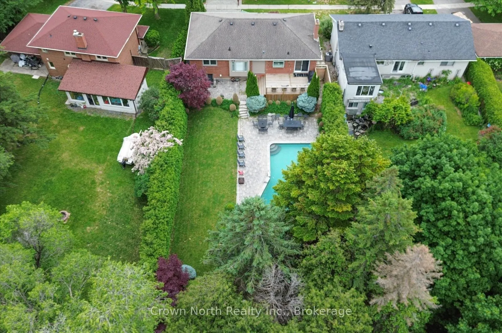 Photo 43 of 85 Portico Drive, Scarborough, Woburn — HOMEH