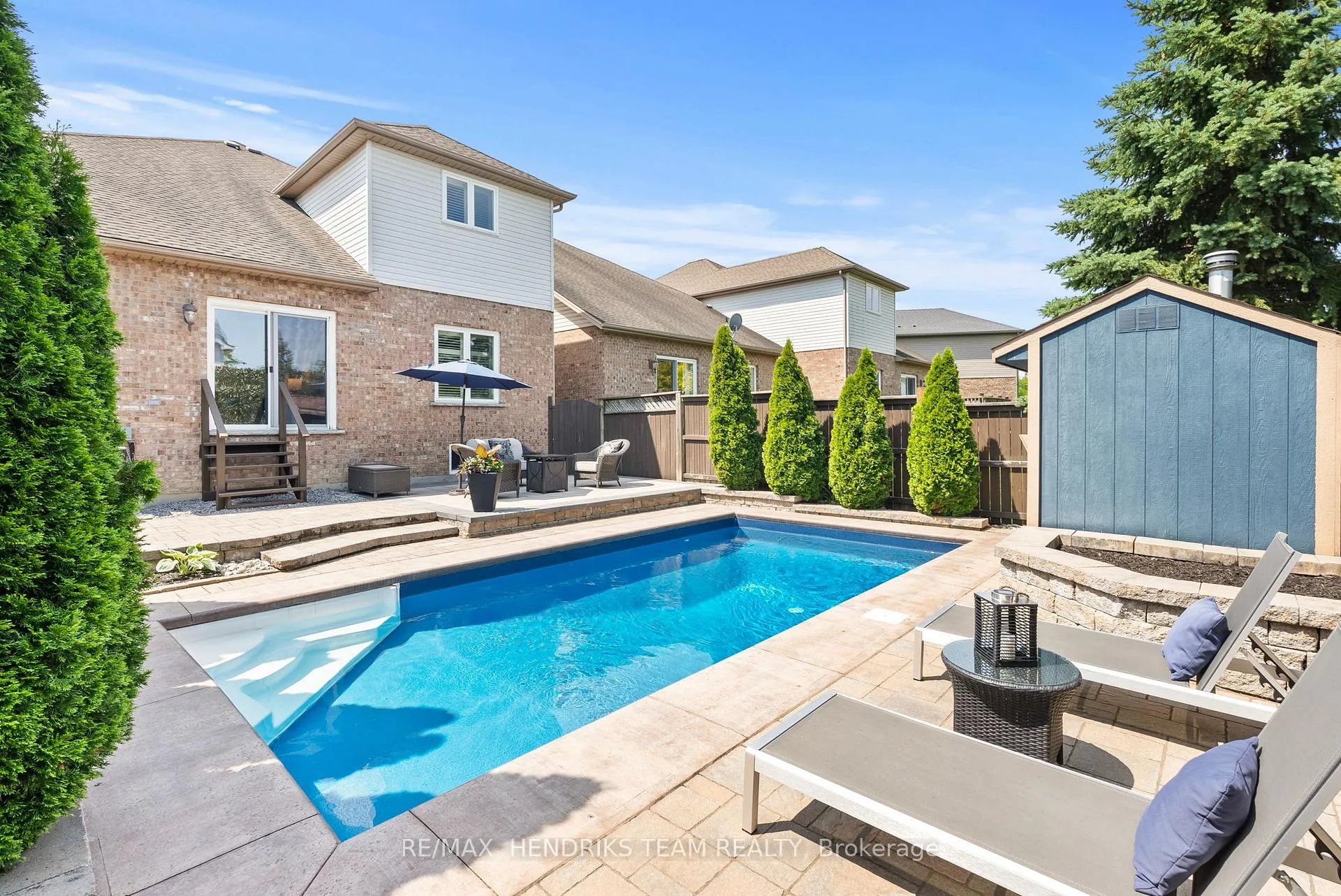 Photo 4 of 85 Videl Crescent N, St. Catharines, Grapeview — HOMEH