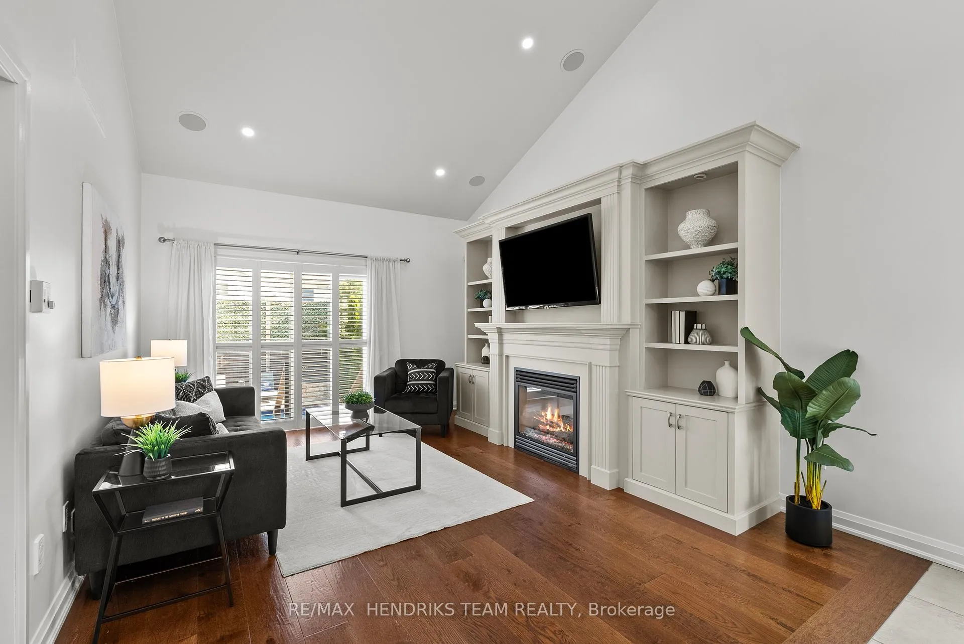 Photo 13 of 85 Videl Crescent N, St. Catharines, Grapeview — HOMEH