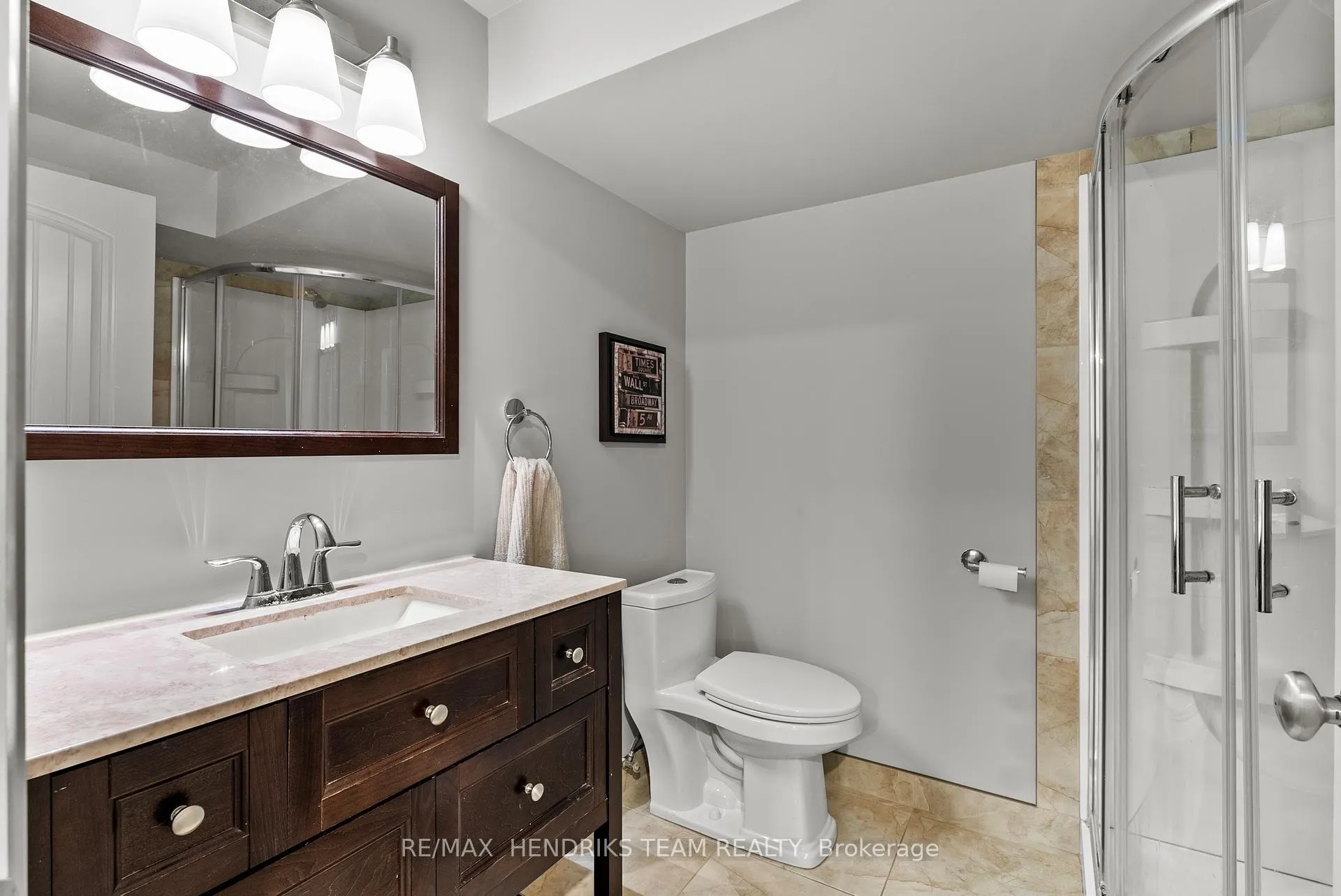 Photo 34 of 85 Videl Crescent N, St. Catharines, Grapeview — HOMEH