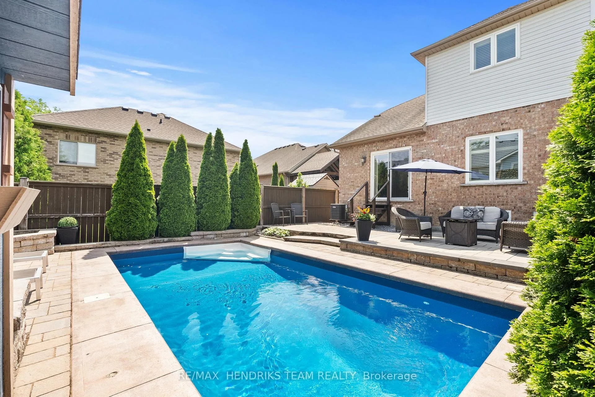 Photo 37 of 85 Videl Crescent N, St. Catharines, Grapeview — HOMEH