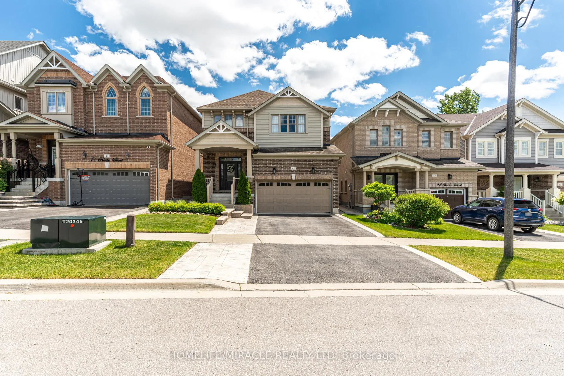 Photo 2 of 45 Burke Street, New Tecumseth, Alliston — HOMEH