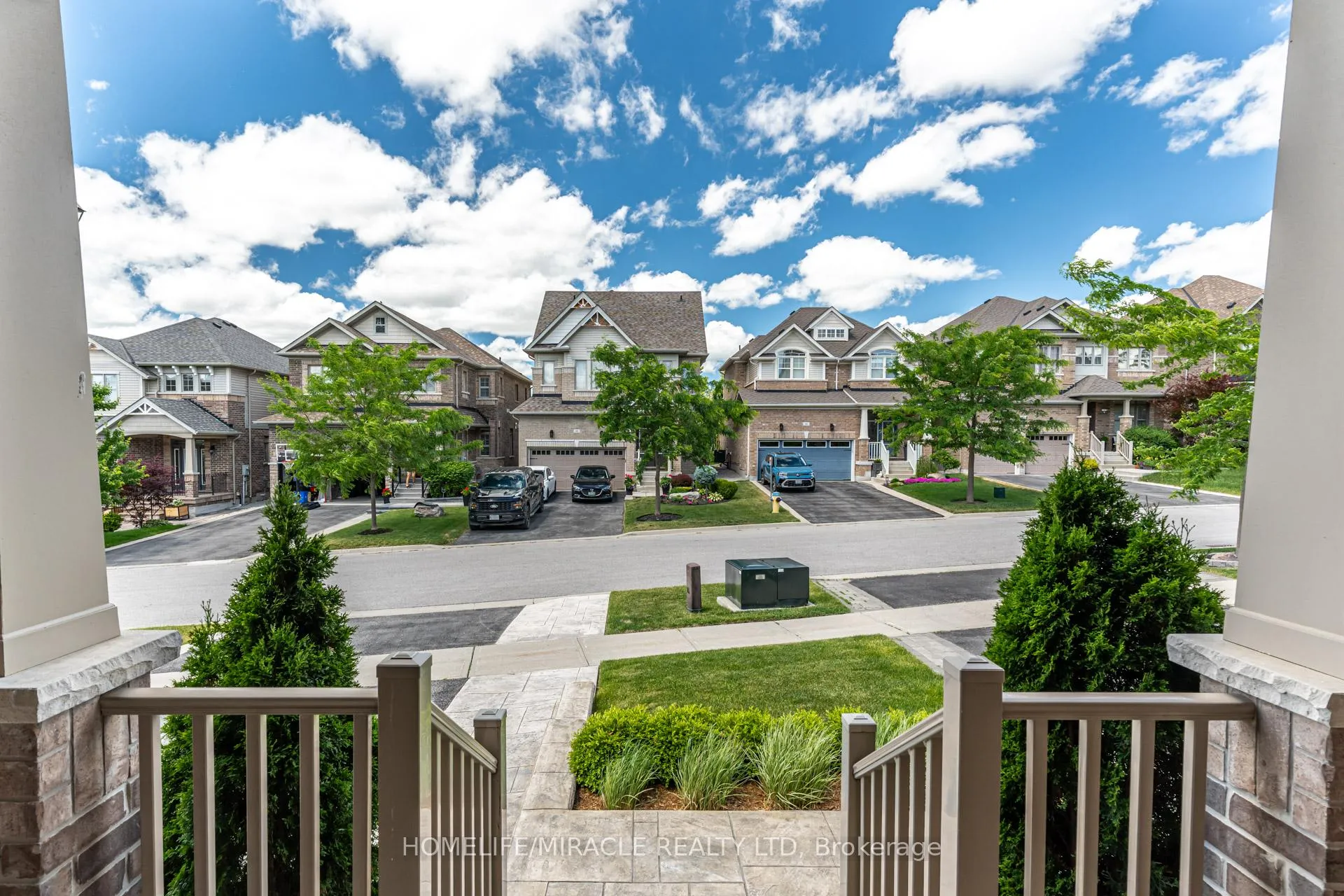 Photo 4 of 45 Burke Street, New Tecumseth, Alliston — HOMEH