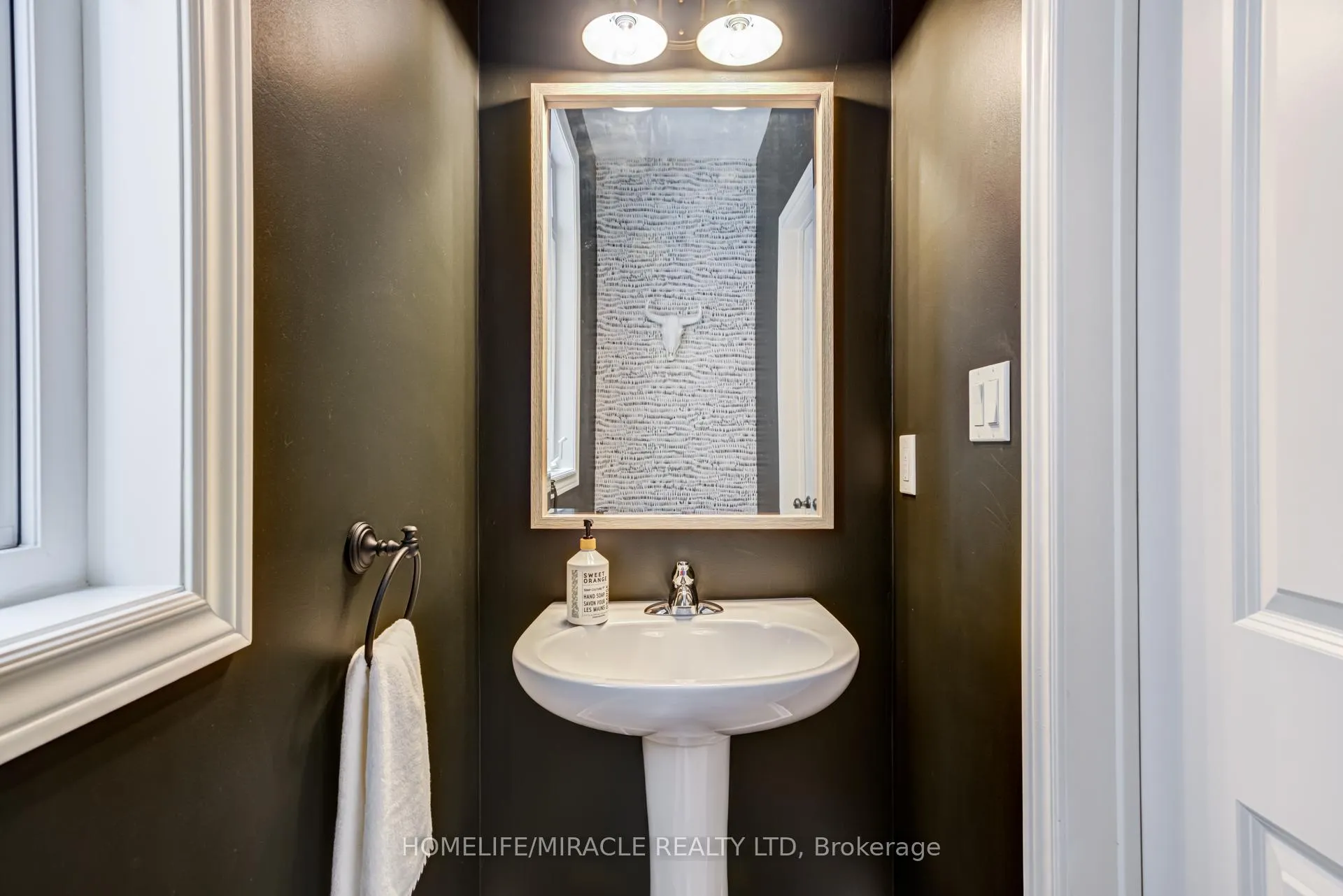 Photo 15 of 45 Burke Street, New Tecumseth, Alliston — HOMEH