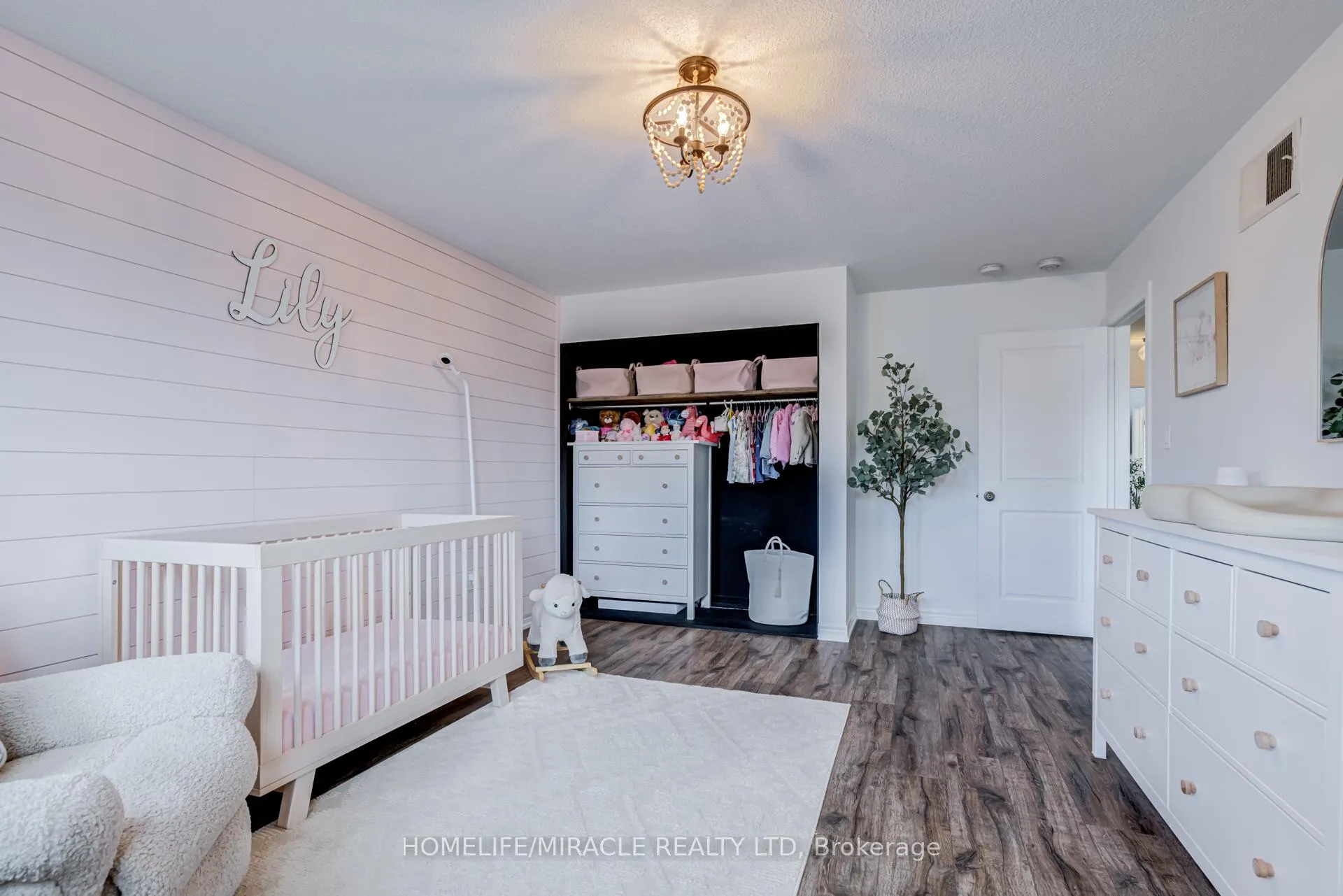 Photo 26 of 45 Burke Street, New Tecumseth, Alliston — HOMEH