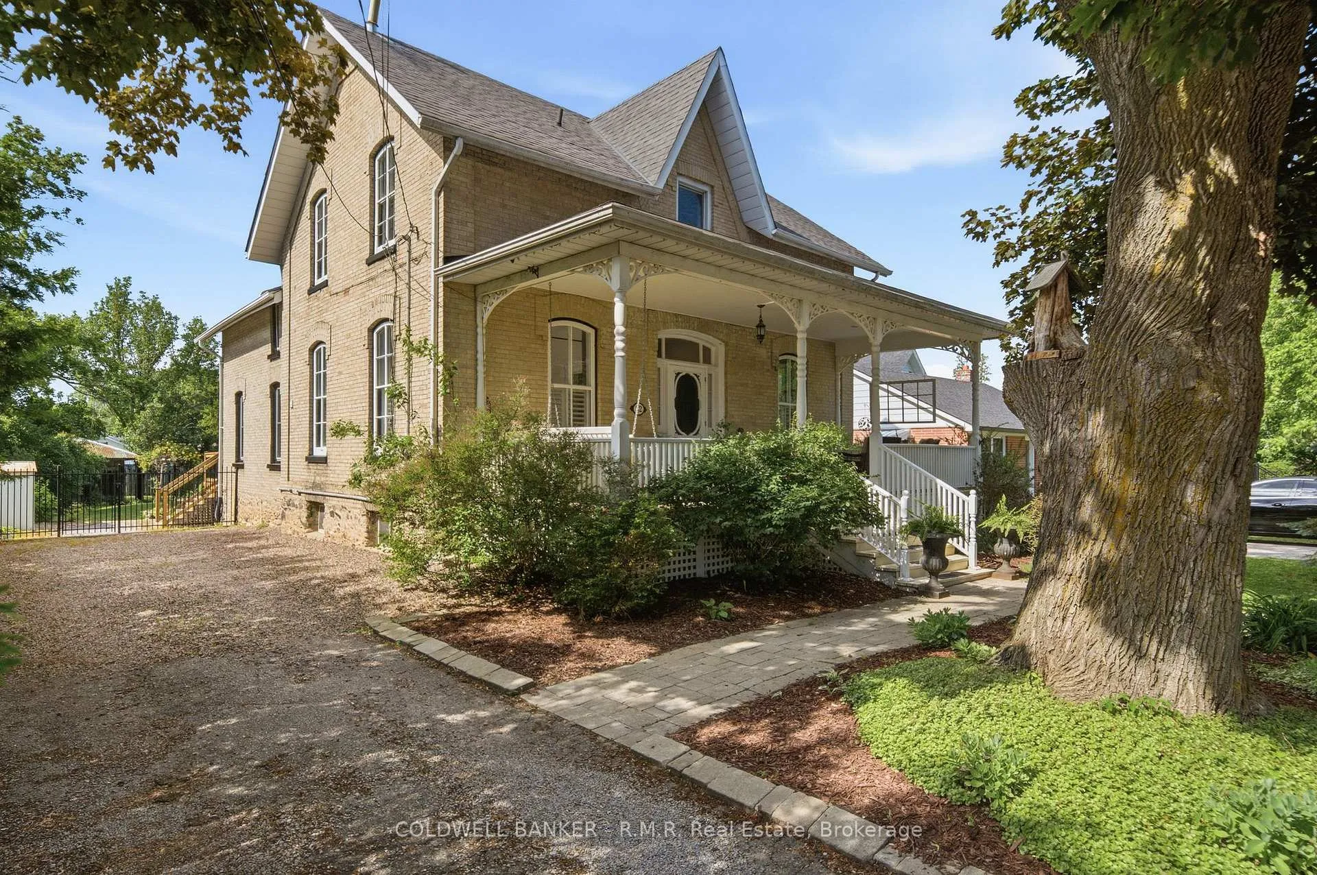 Photo 2 of 22 Elgin Street, Kawartha Lakes, Lindsay — HOMEH