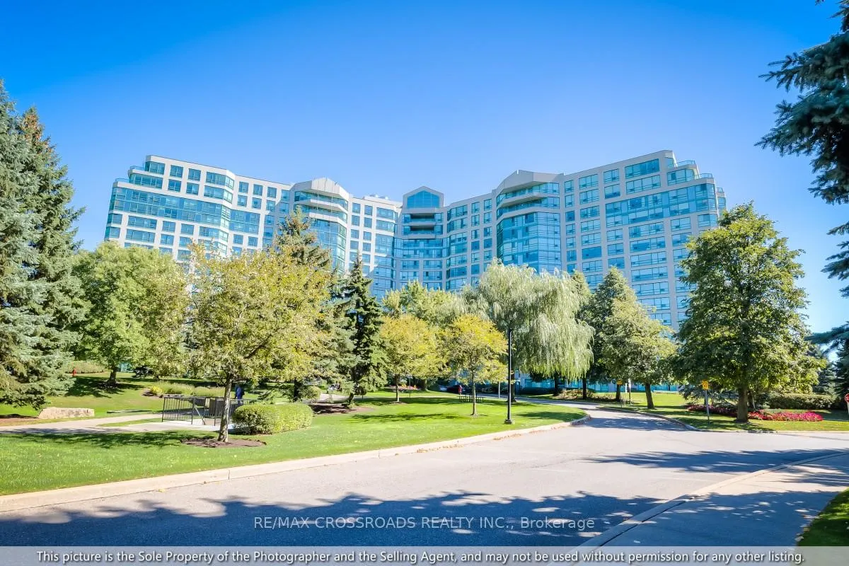 Photo 1 of Unit 304, 7825 Bayview Avenue, Markham, Aileen-Willowbrook — HOMEH