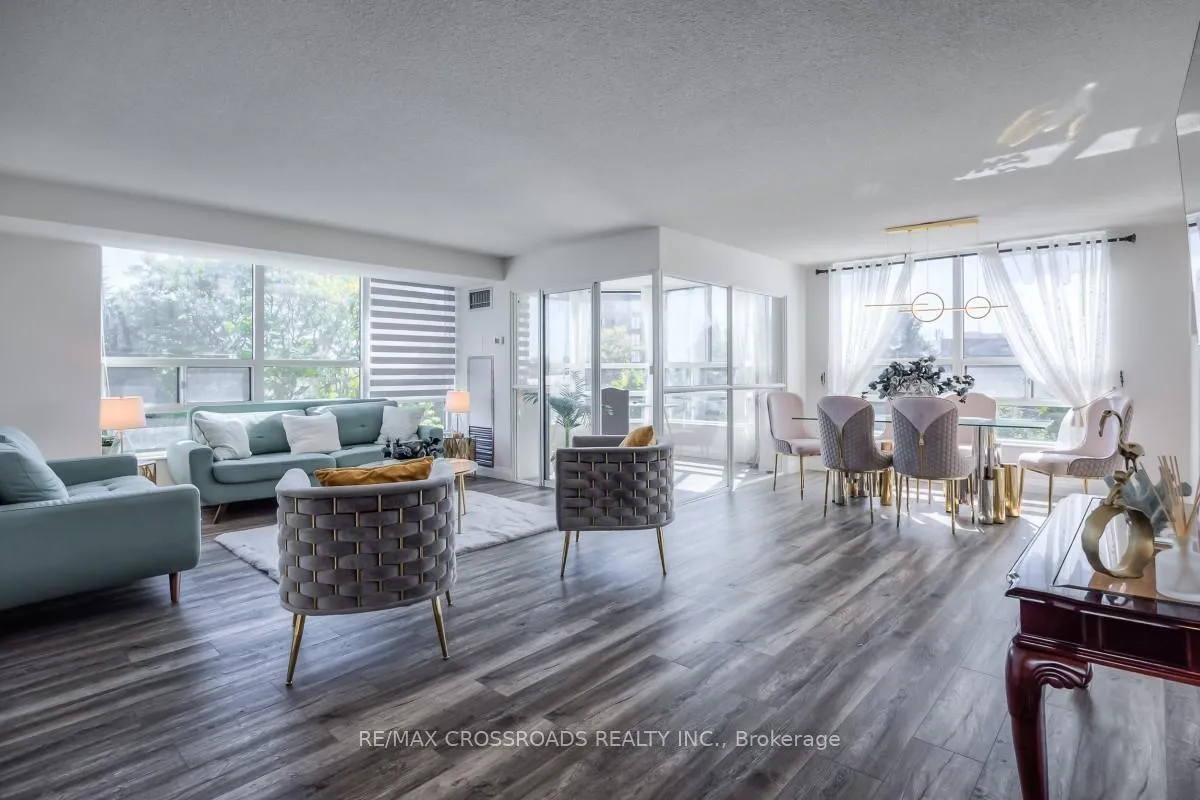 Photo 4 of Unit 304, 7825 Bayview Avenue, Markham, Aileen-Willowbrook — HOMEH