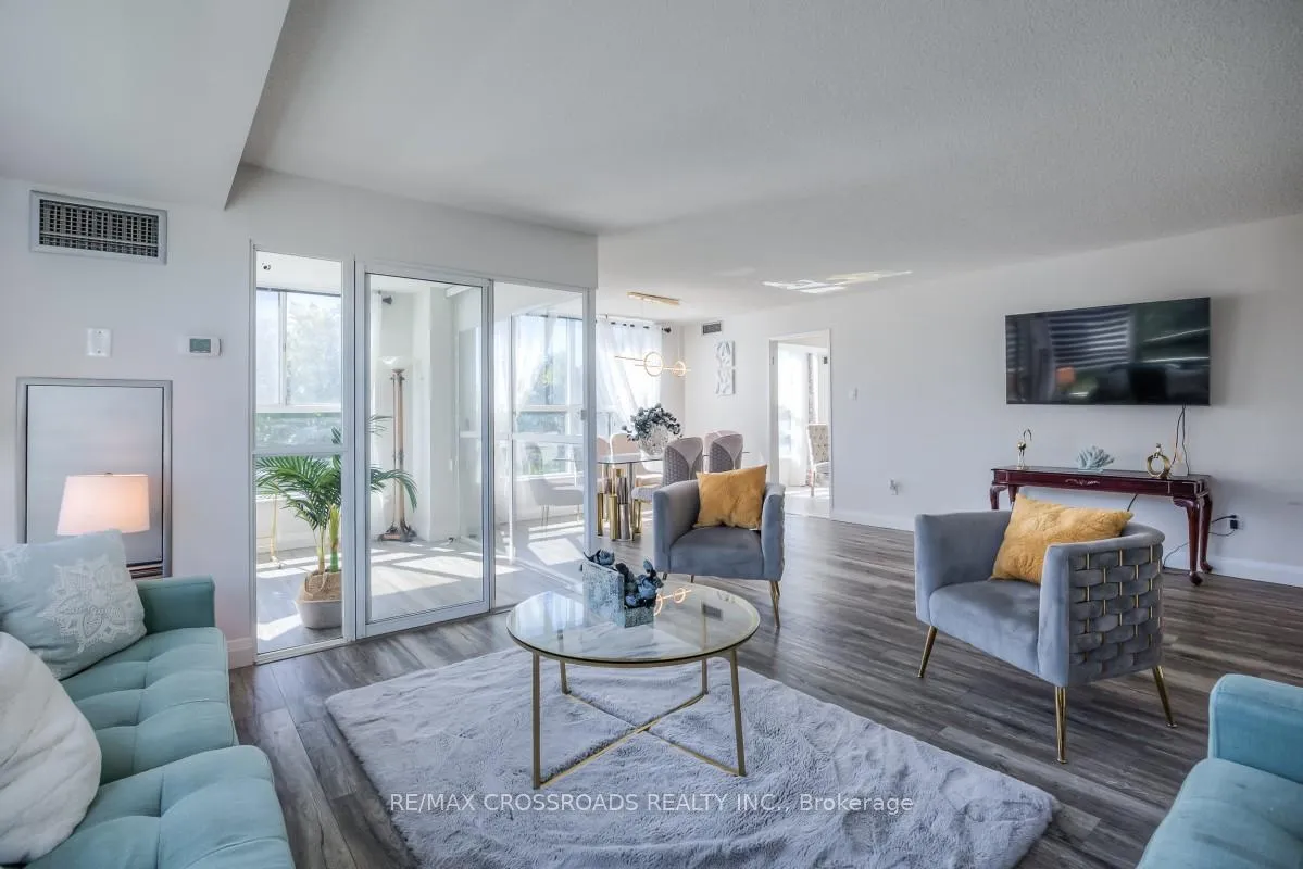 Photo 7 of Unit 304, 7825 Bayview Avenue, Markham, Aileen-Willowbrook — HOMEH
