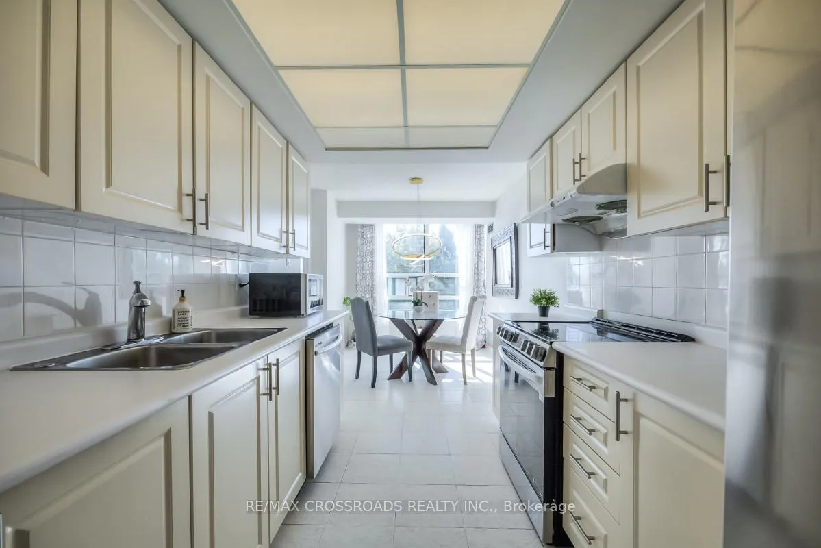 Photo 11 of Unit 304, 7825 Bayview Avenue, Markham, Aileen-Willowbrook — HOMEH