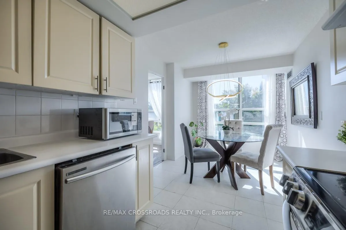 Photo 13 of Unit 304, 7825 Bayview Avenue, Markham, Aileen-Willowbrook — HOMEH