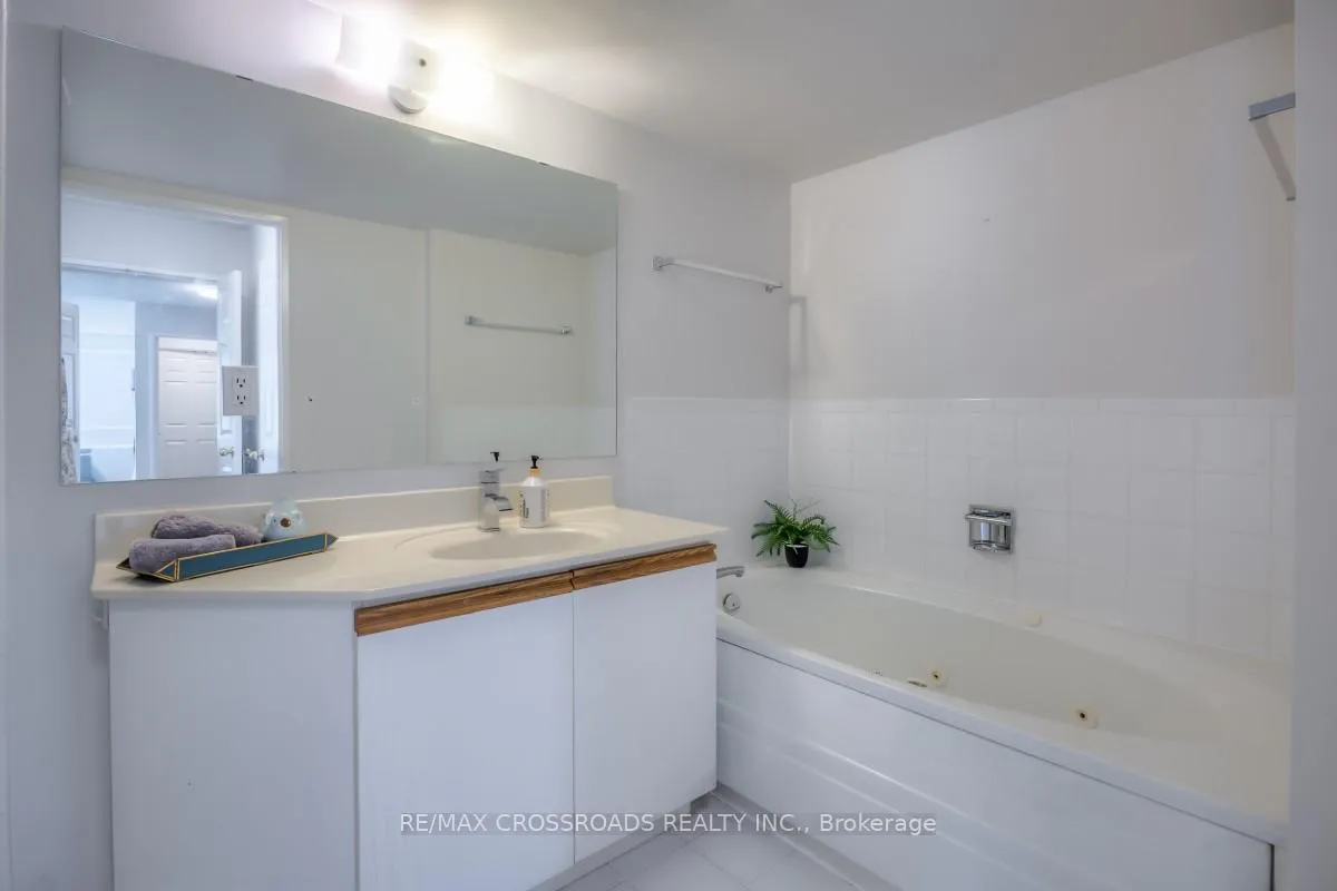 Photo 19 of Unit 304, 7825 Bayview Avenue, Markham, Aileen-Willowbrook — HOMEH