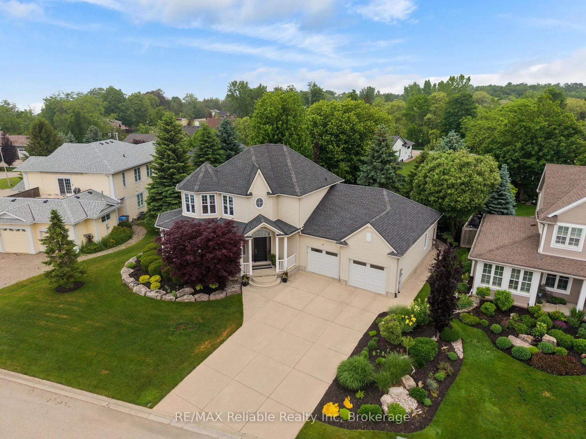 Photo 3 of 11 Harbour Court, Bluewater, Bayfield — HOMEH