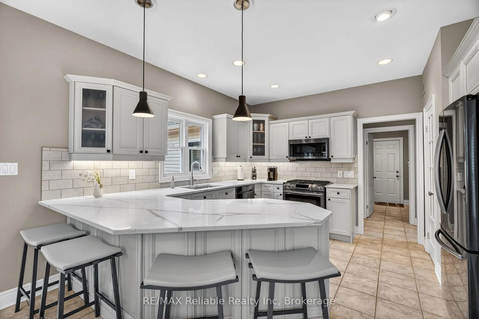 Photo 16 of 11 Harbour Court, Bluewater, Bayfield — HOMEH