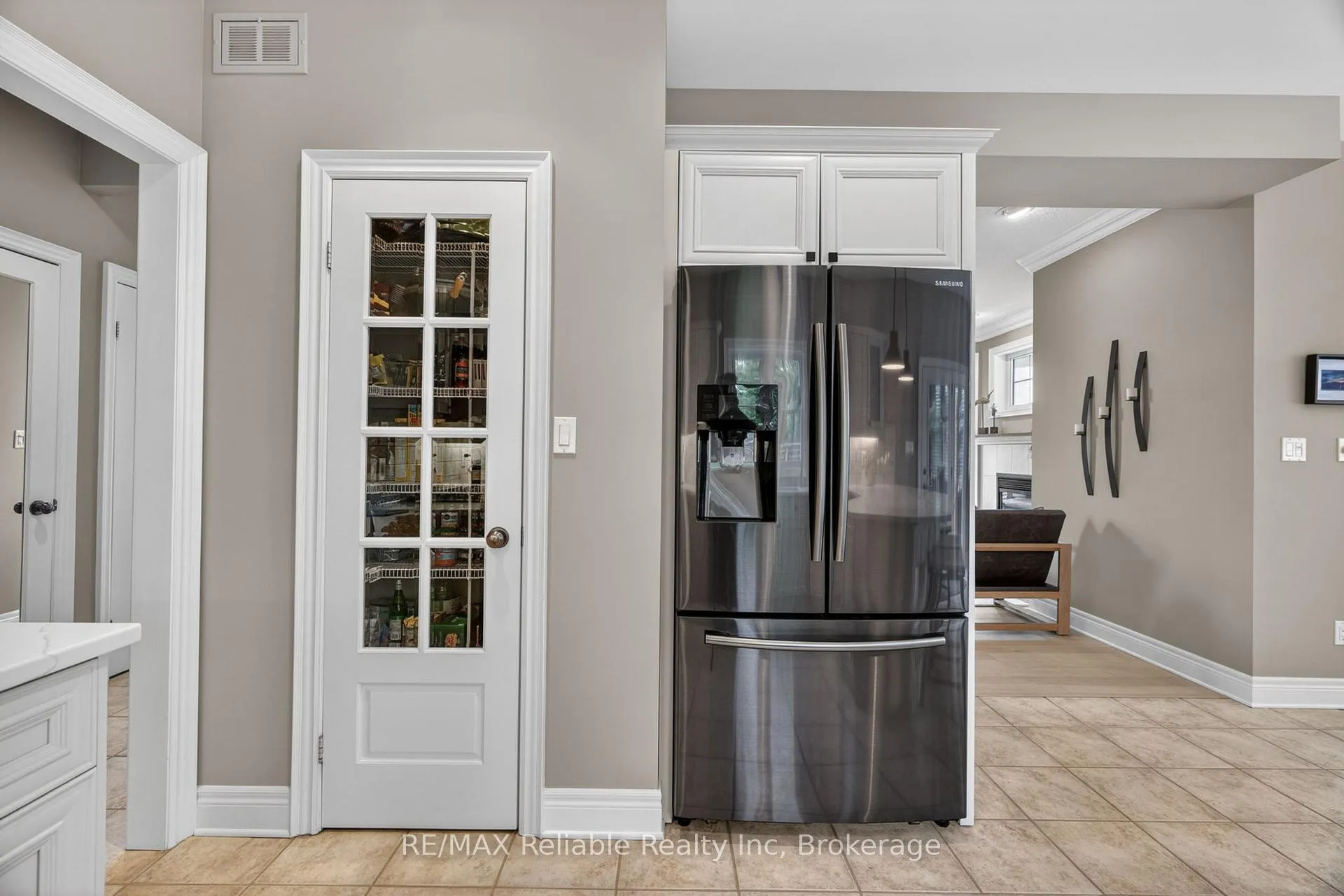 Photo 19 of 11 Harbour Court, Bluewater, Bayfield — HOMEH