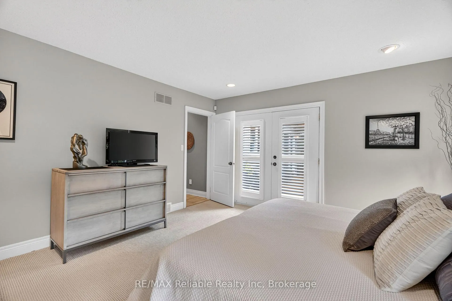 Photo 24 of 11 Harbour Court, Bluewater, Bayfield — HOMEH