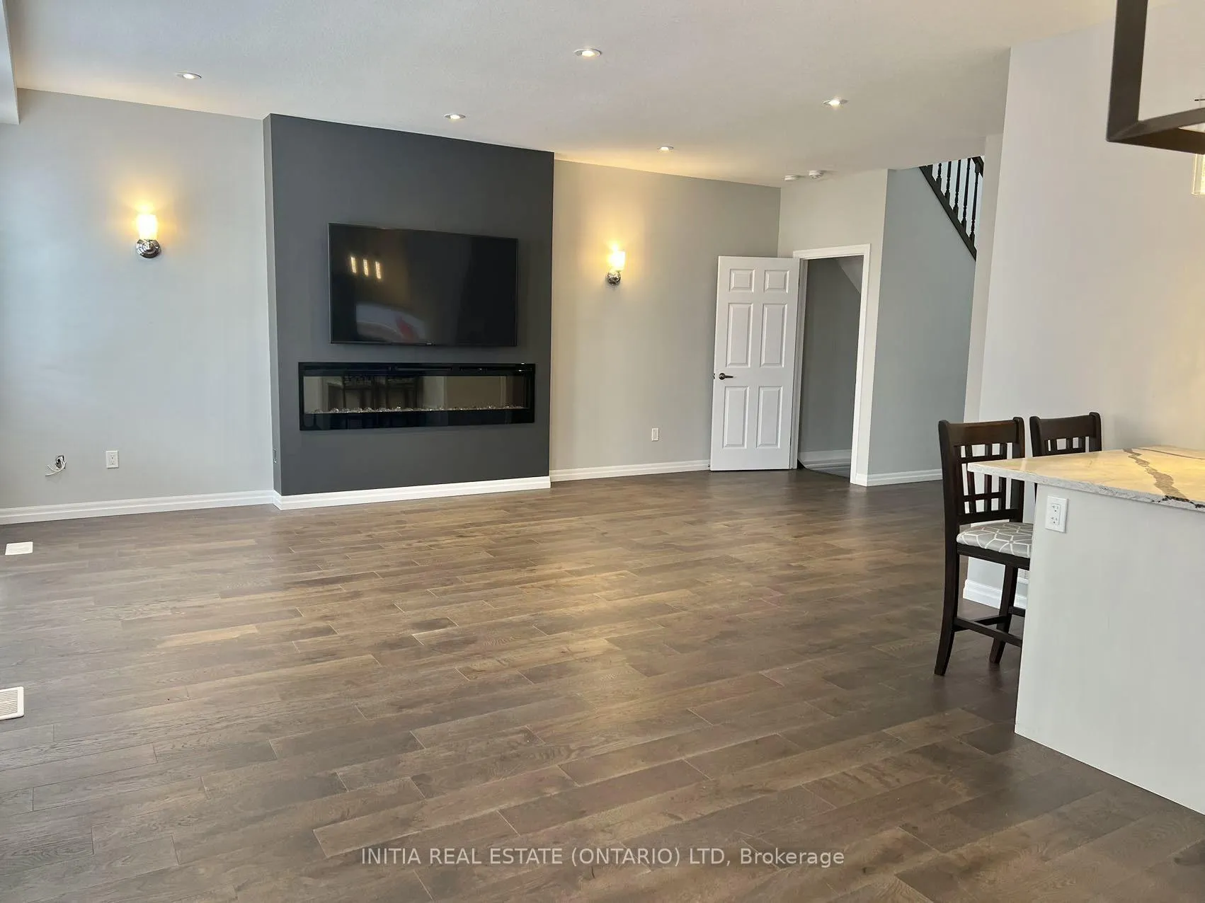 Photo 6 of Unit 25, 1820 Canvas Way, London, North B — HOMEH