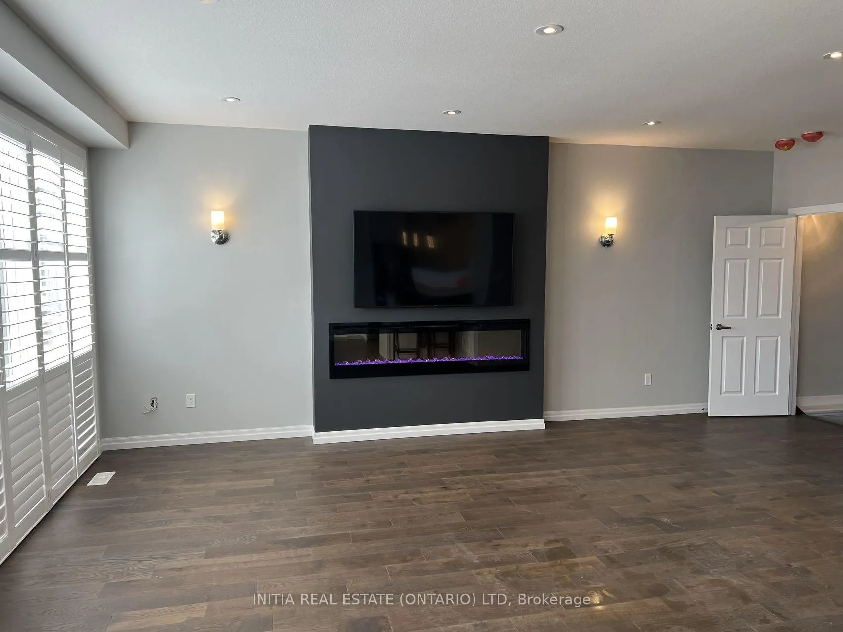 Photo 7 of Unit 25, 1820 Canvas Way, London, North B — HOMEH