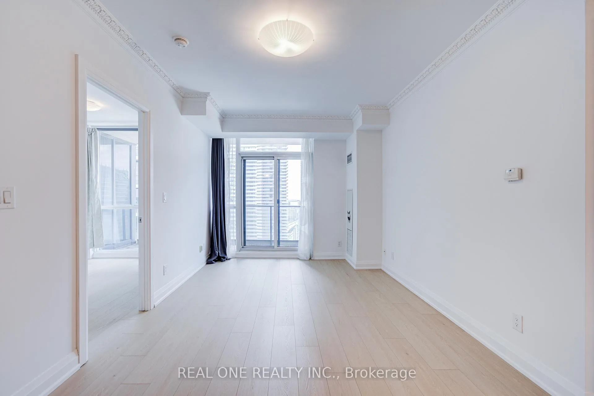 Photo 3 of Unit 3511, 16 Harbour Street, Toronto, Waterfront Communities — HOMEH