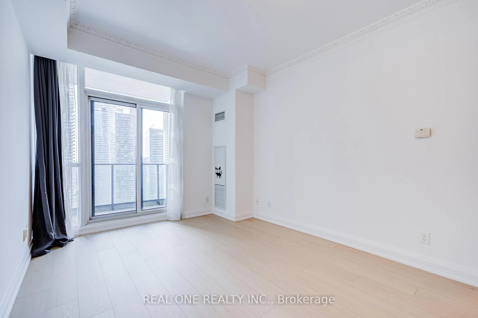 Photo 12 of Unit 3511, 16 Harbour Street, Toronto, Waterfront Communities — HOMEH